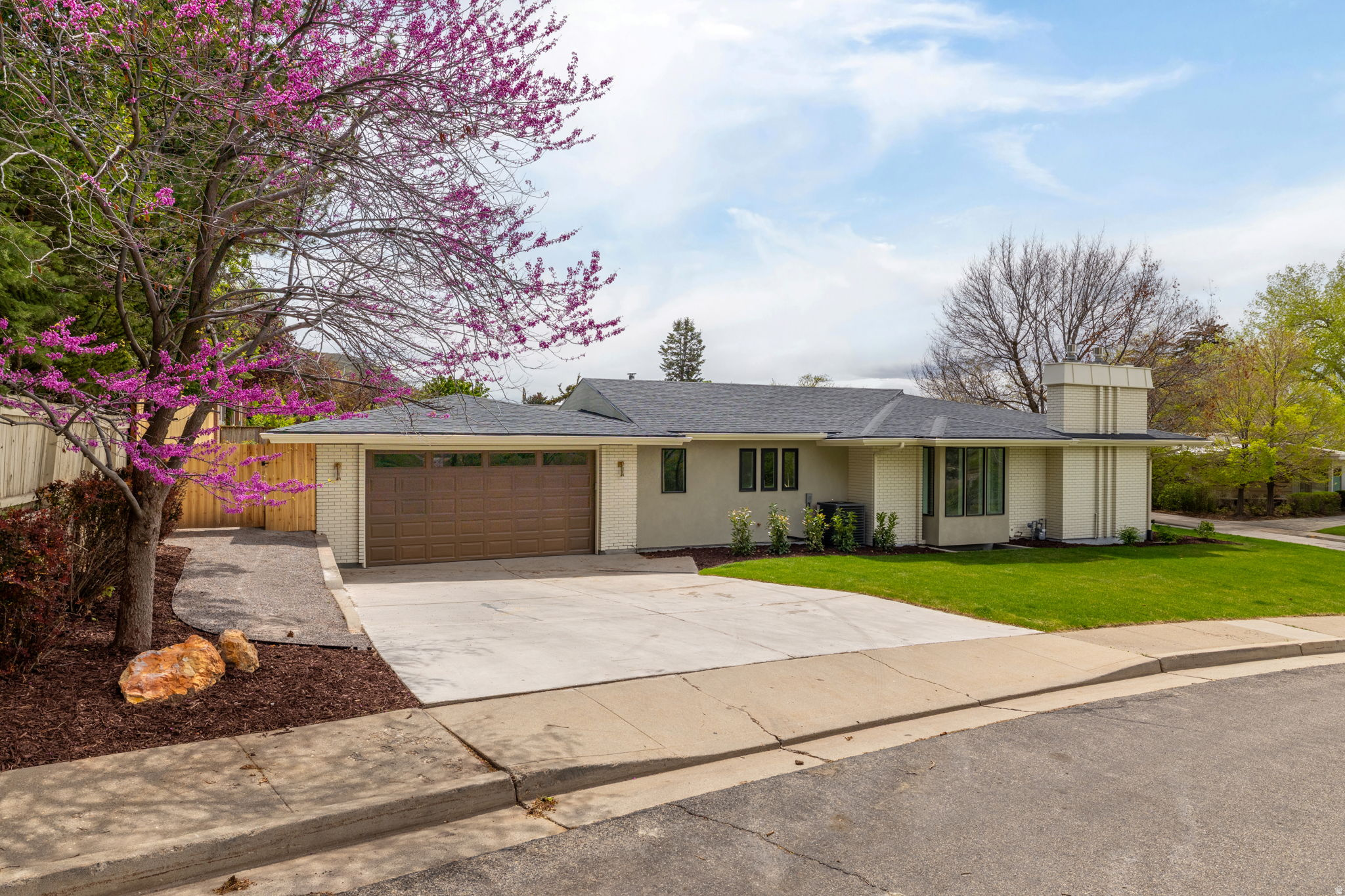 OAK HILLS - Residential
