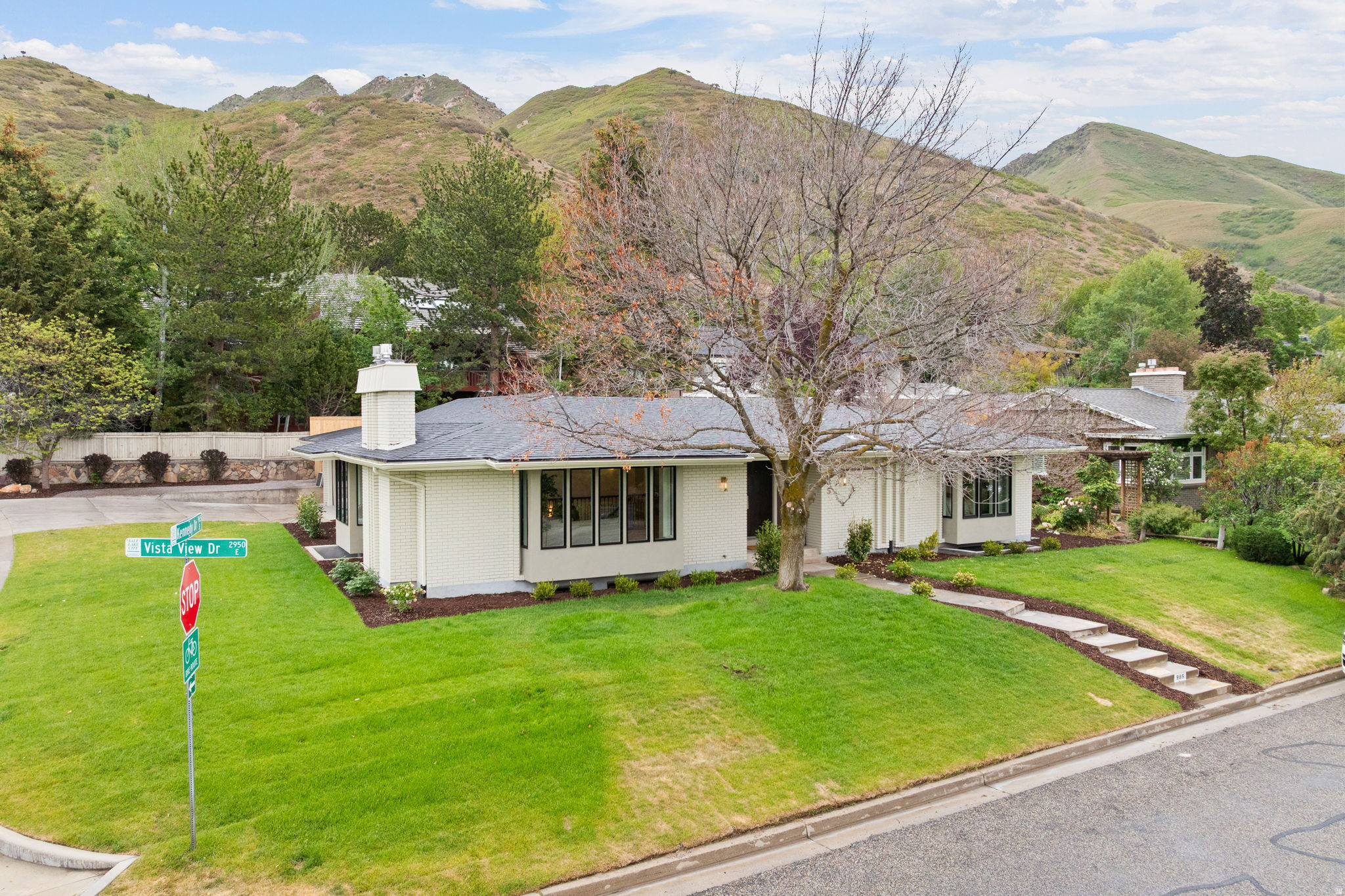 OAK HILLS - Residential