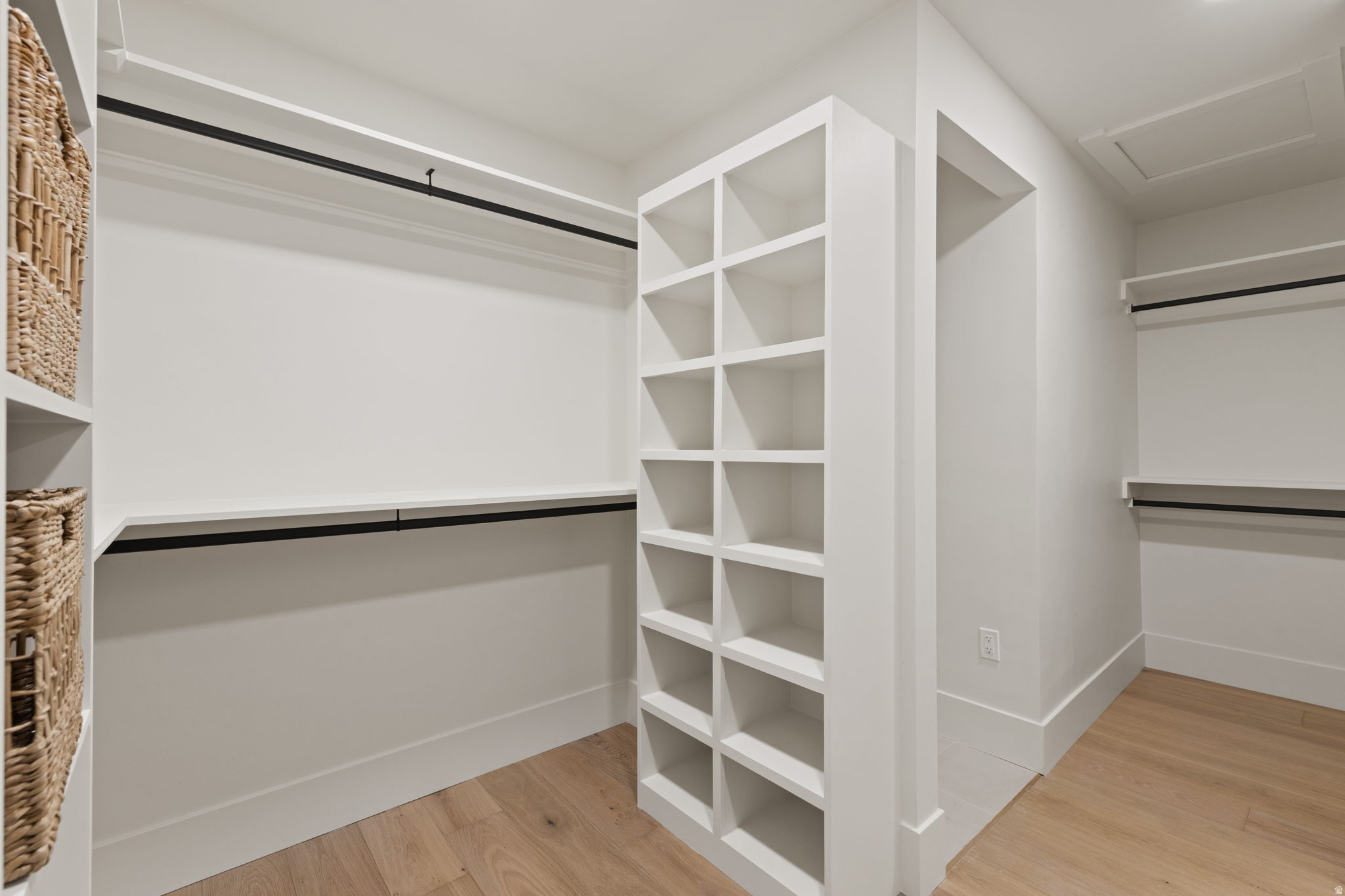 OAK HILLS - Residential