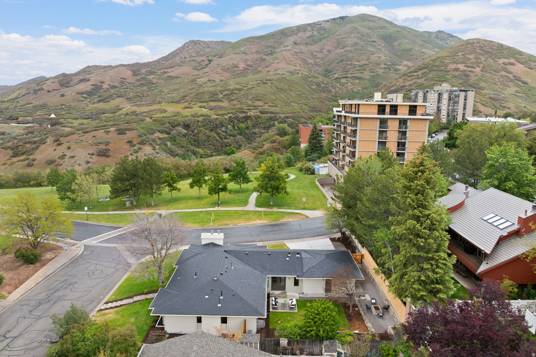 OAK HILLS - Residential