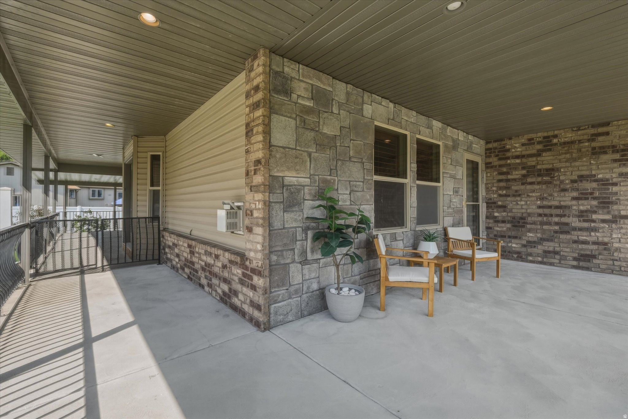 APPLE ISLAND - Residential