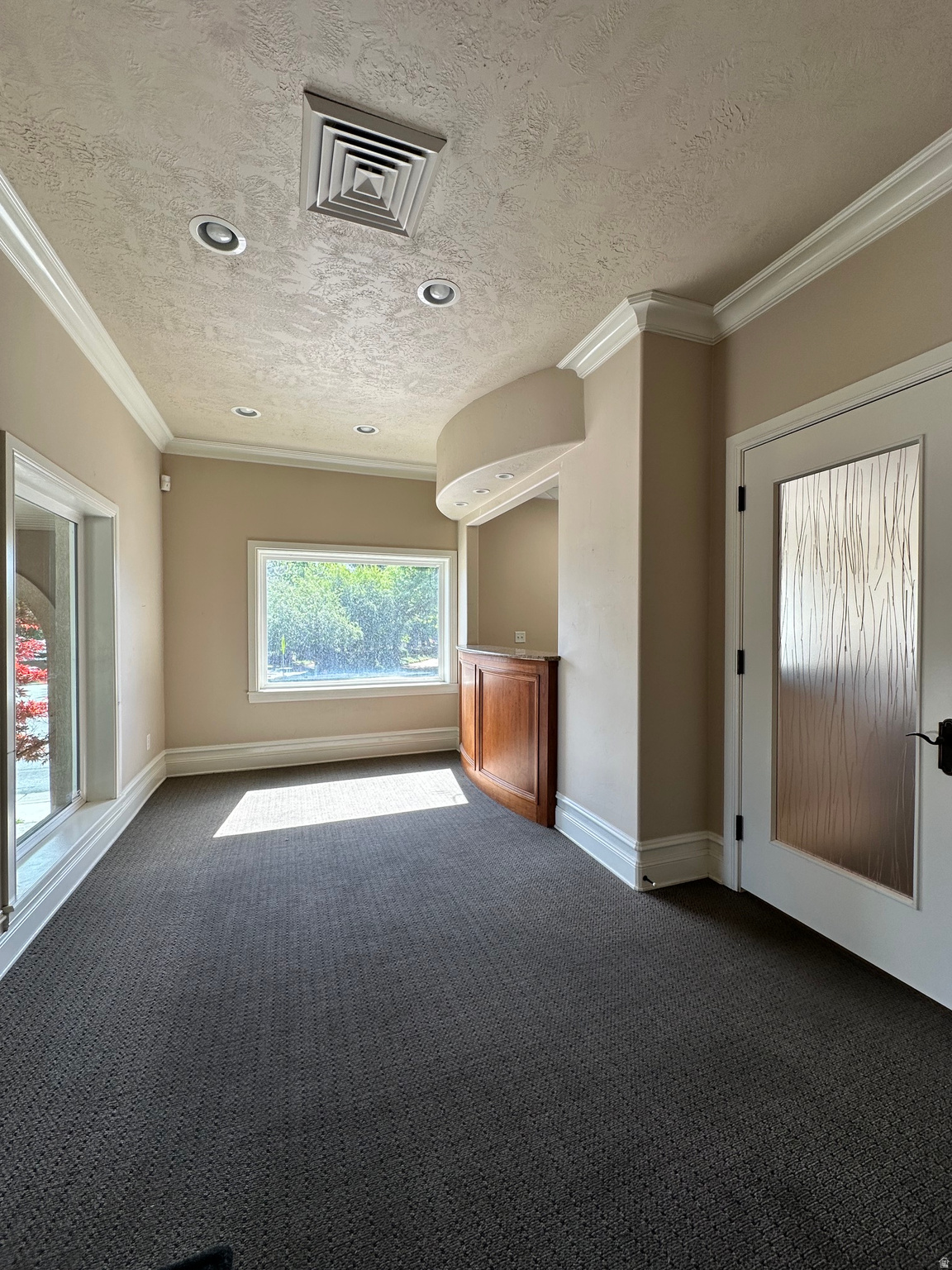 HIGHLAND - Commercial Lease