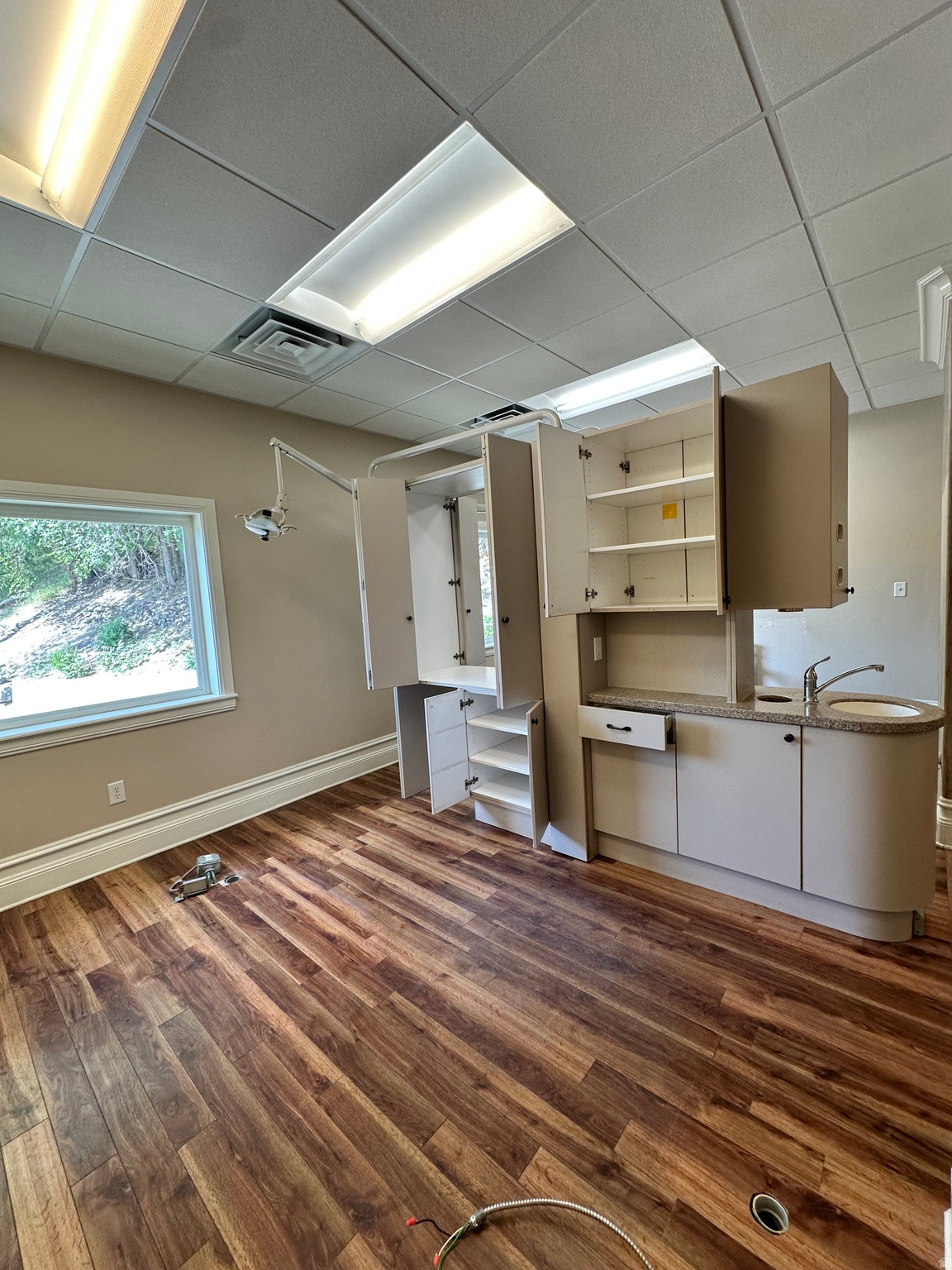 HIGHLAND - Commercial Lease