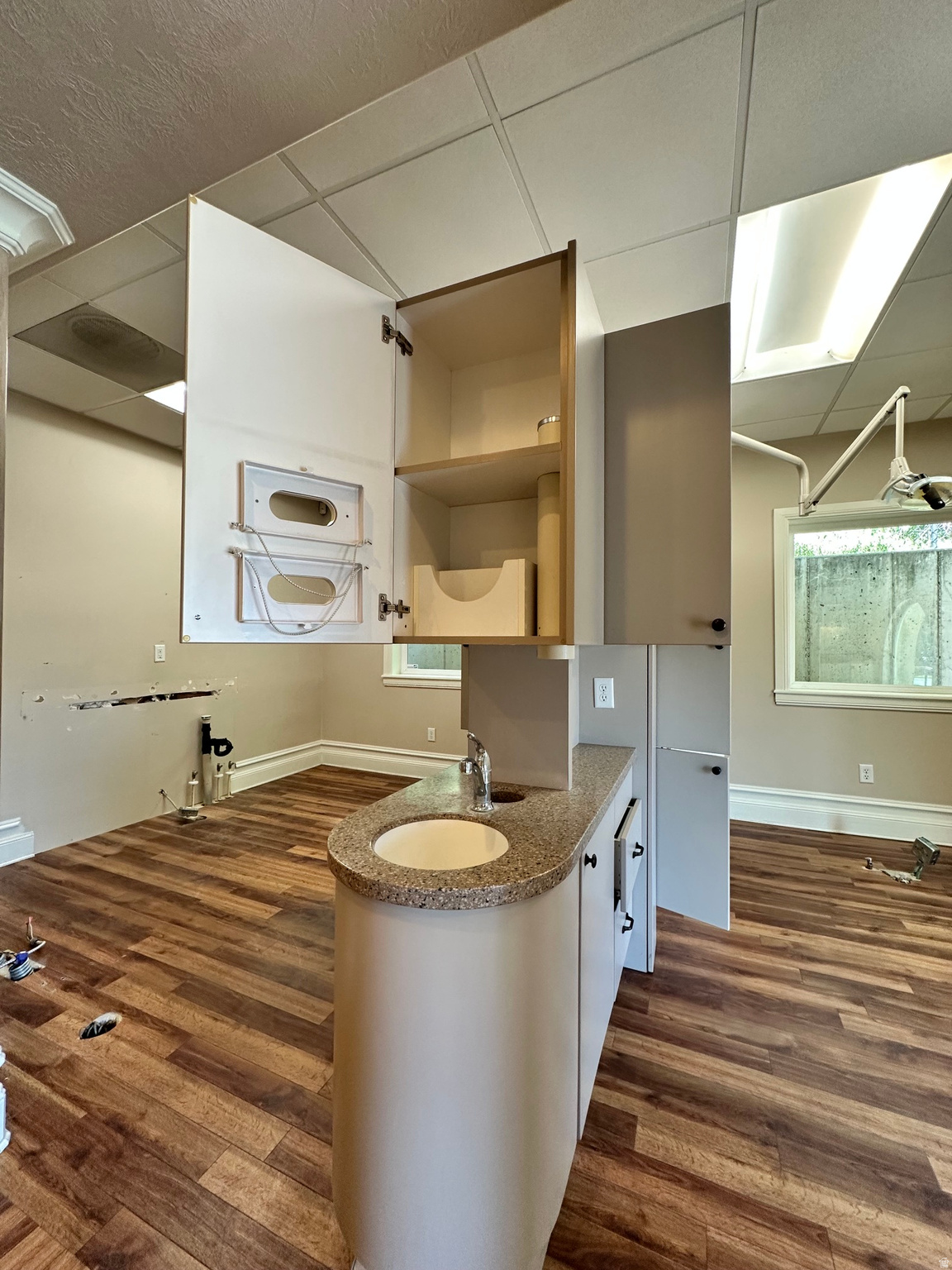 HIGHLAND - Commercial Lease
