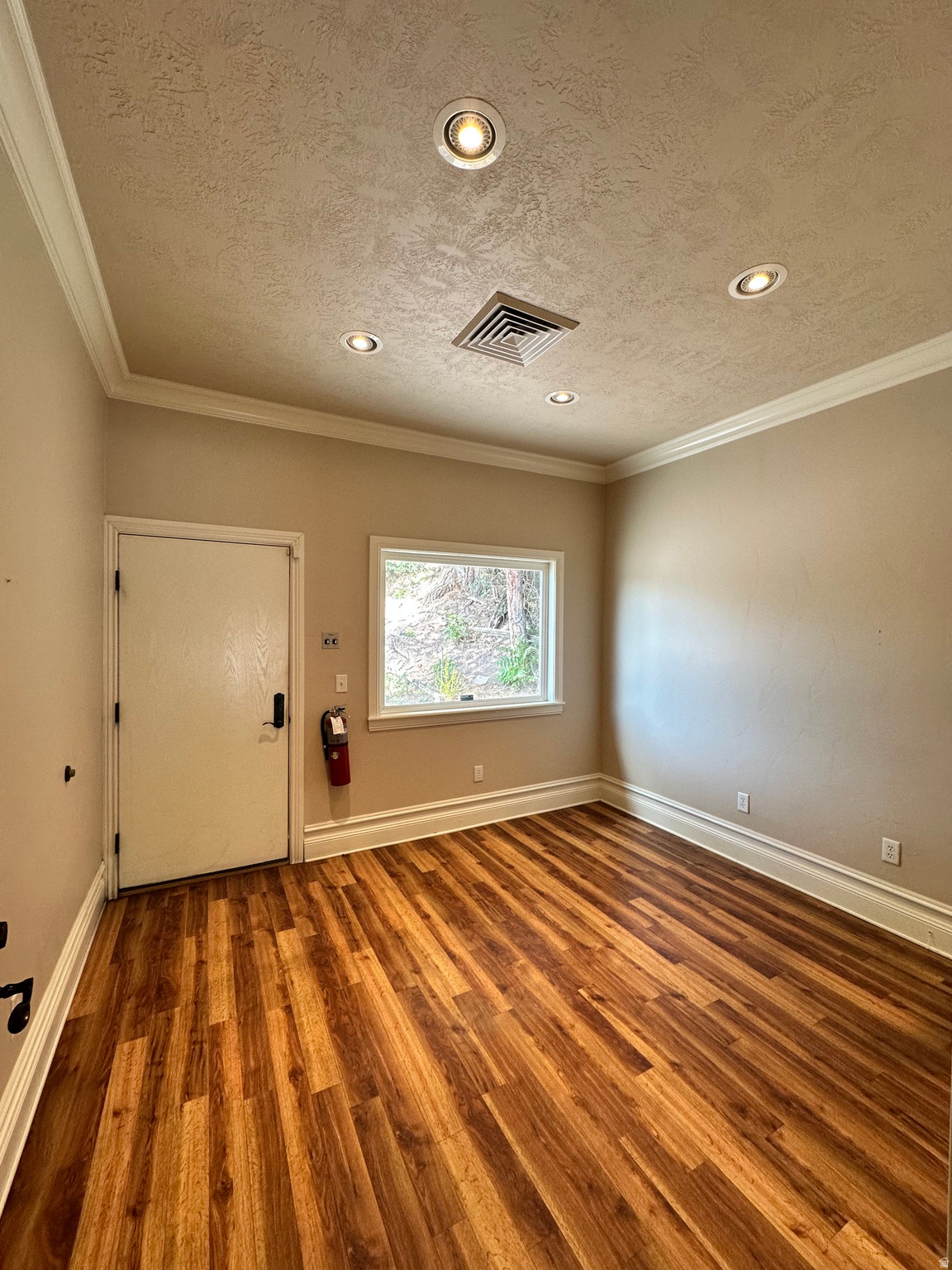HIGHLAND - Commercial Lease