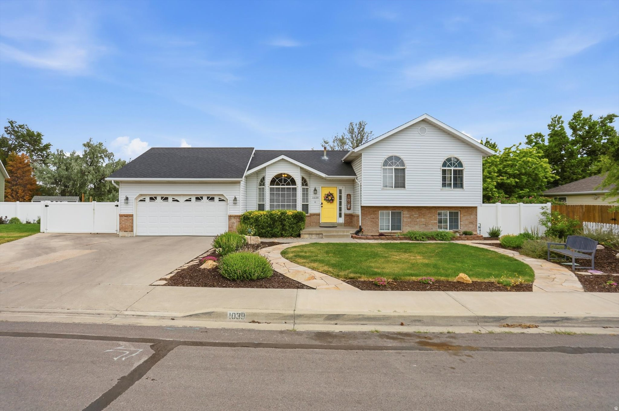 STONEGATE - Residential