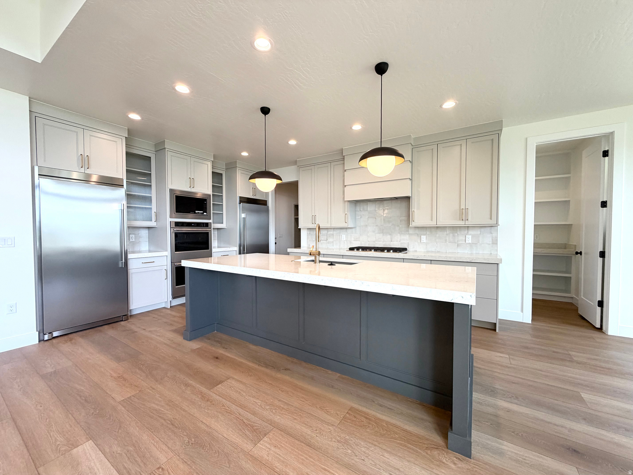 BLOSSOM HILL - Residential