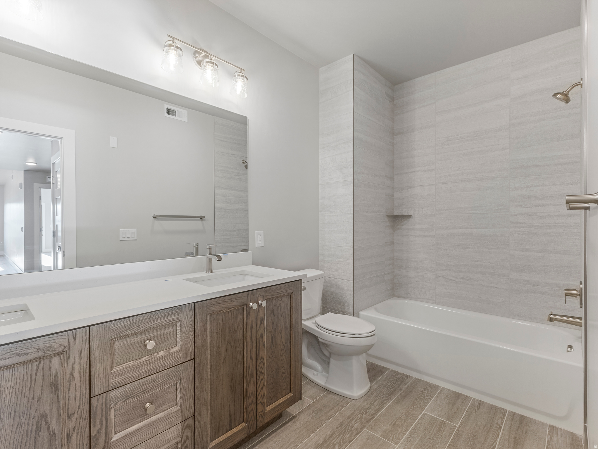 MAYFLOWER LAKESIDE - Residential
