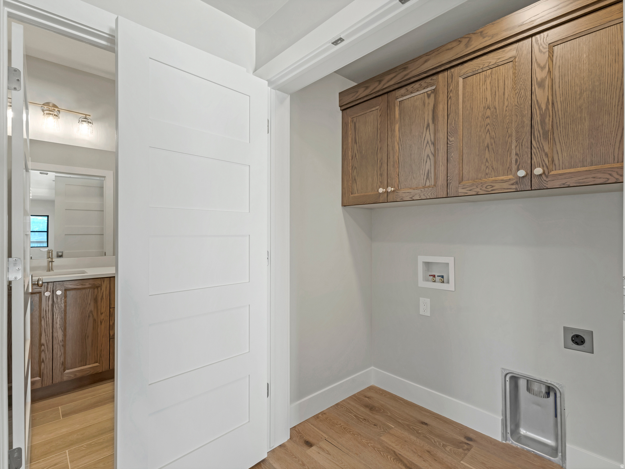 MAYFLOWER LAKESIDE - Residential