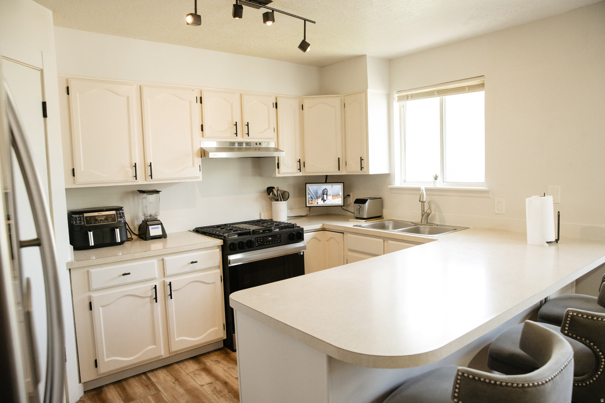 MANORLY COURT - Residential