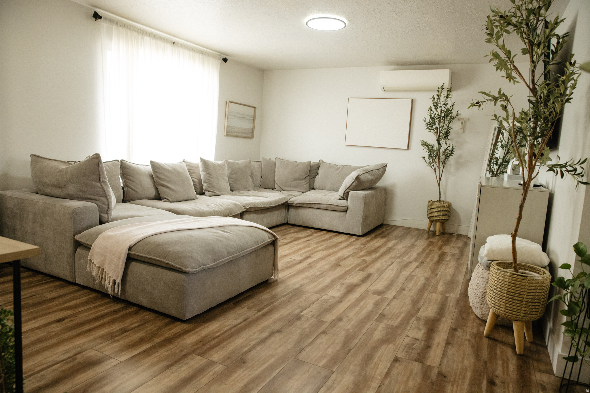 MANORLY COURT - Residential