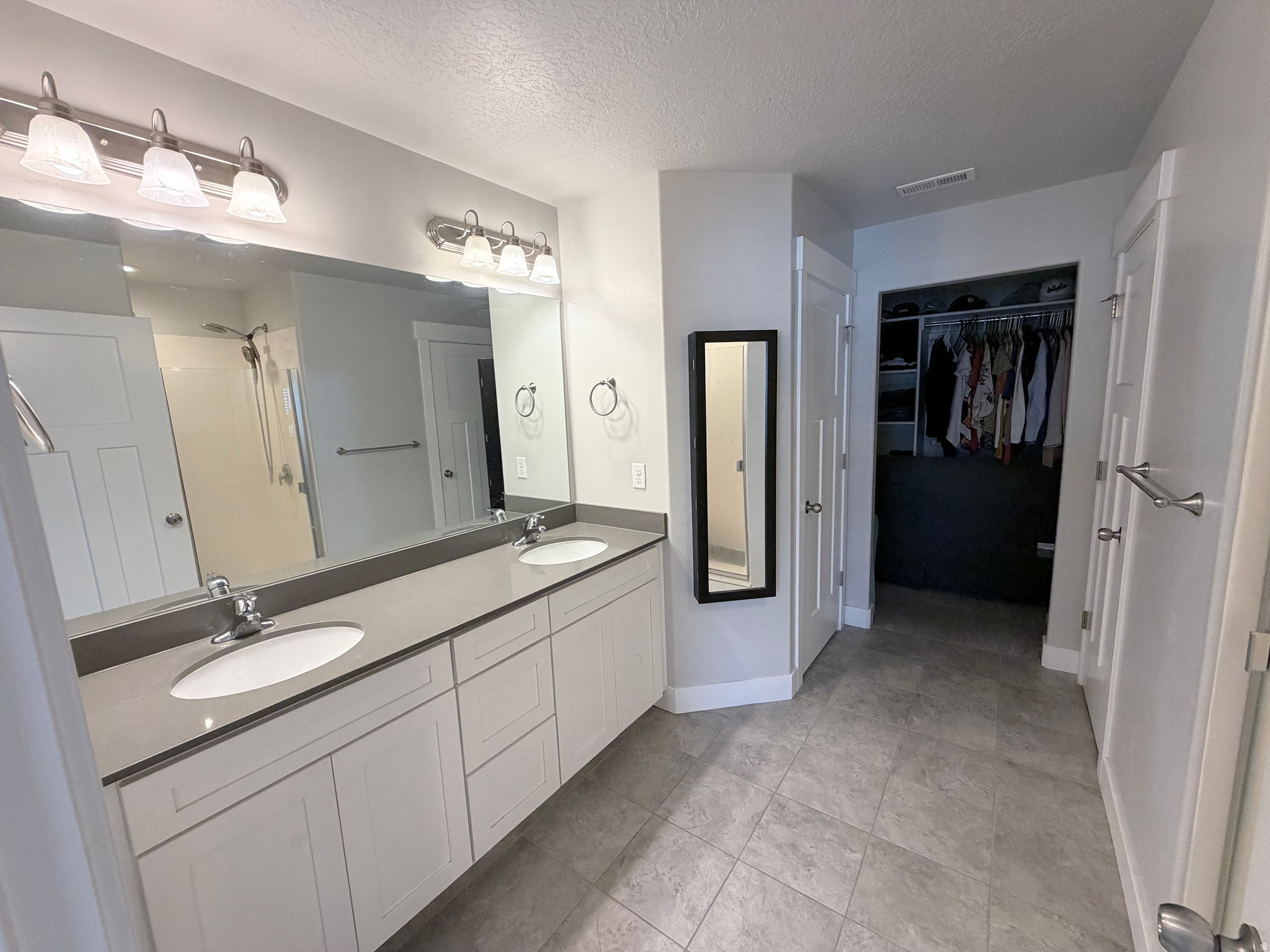 SKY RIDGE TOWNHOMES - Residential