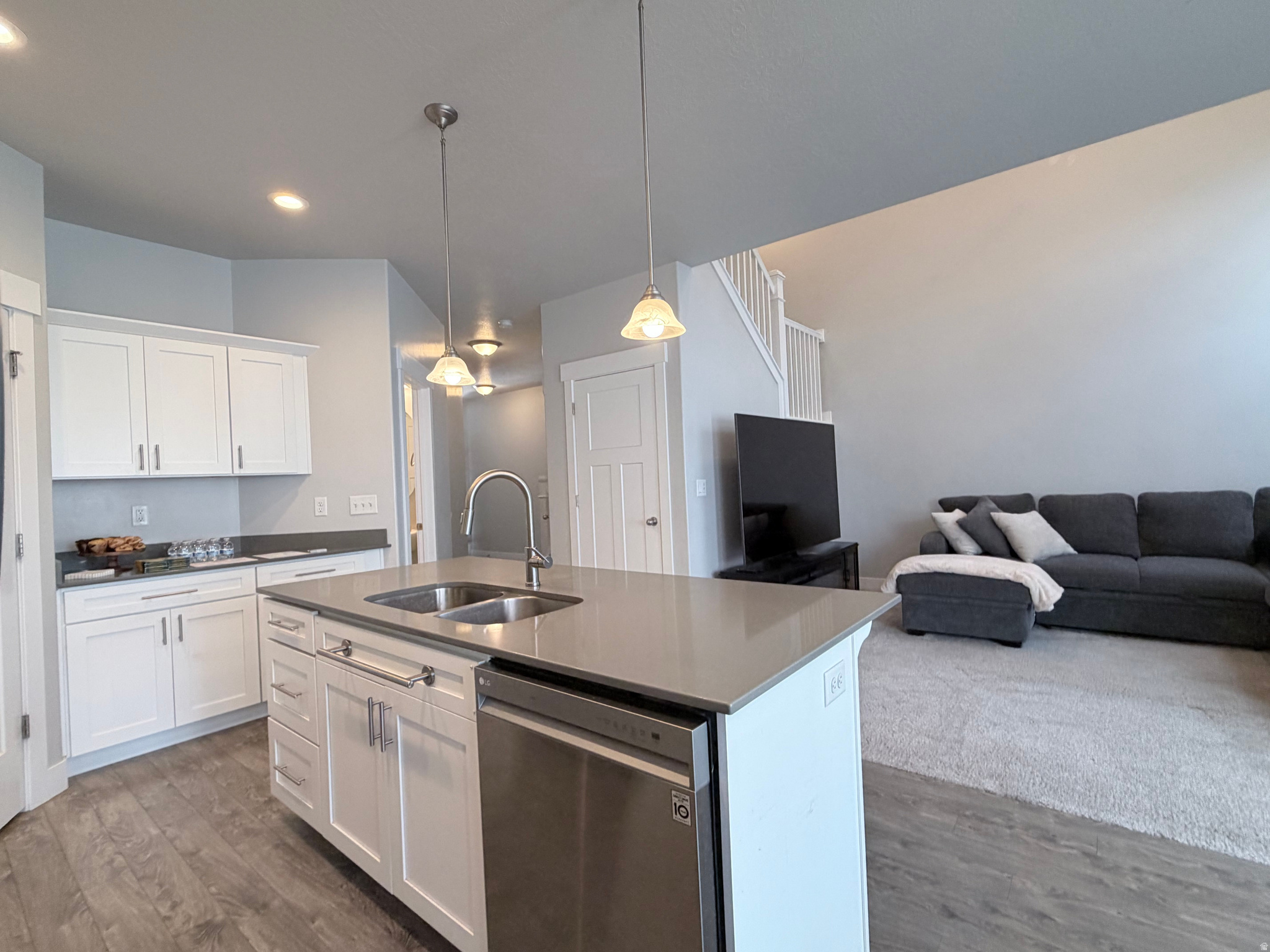 SKY RIDGE TOWNHOMES - Residential