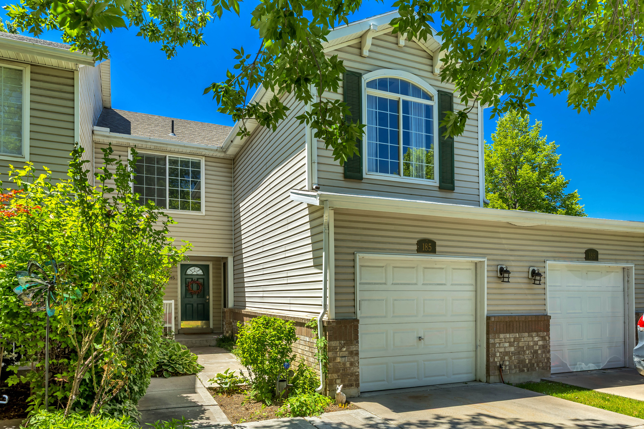 COUNTRY COTTAGES - Residential