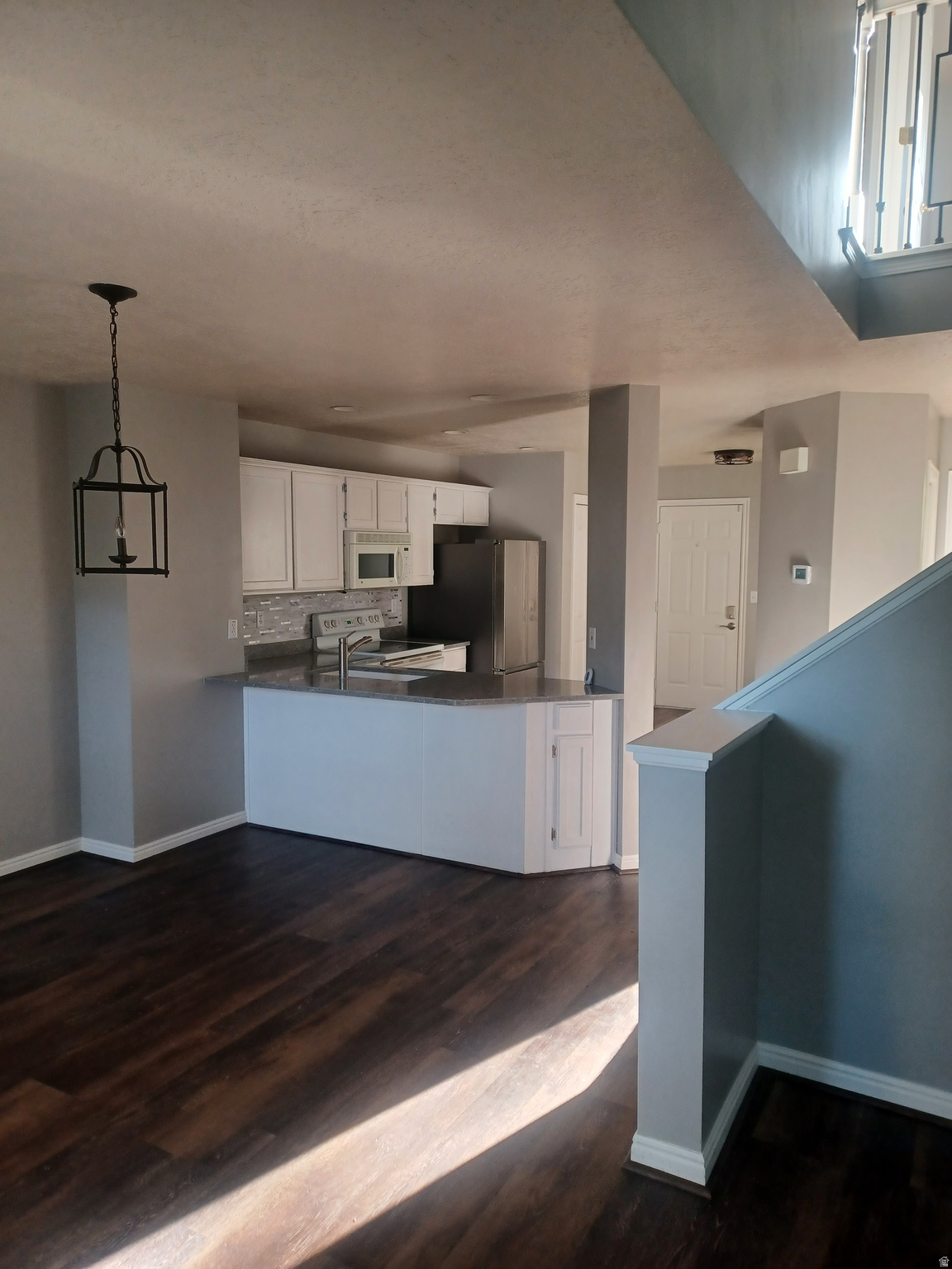 COUNTRY COTTAGES - Residential
