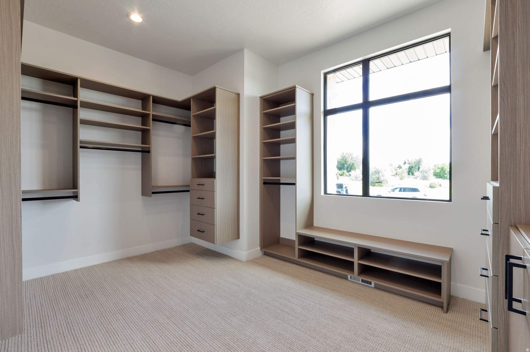 EASTRIDGE ESTATES - Residential