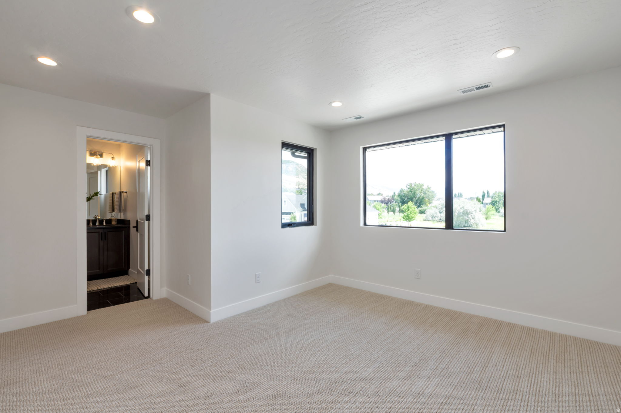 EASTRIDGE ESTATES - Residential