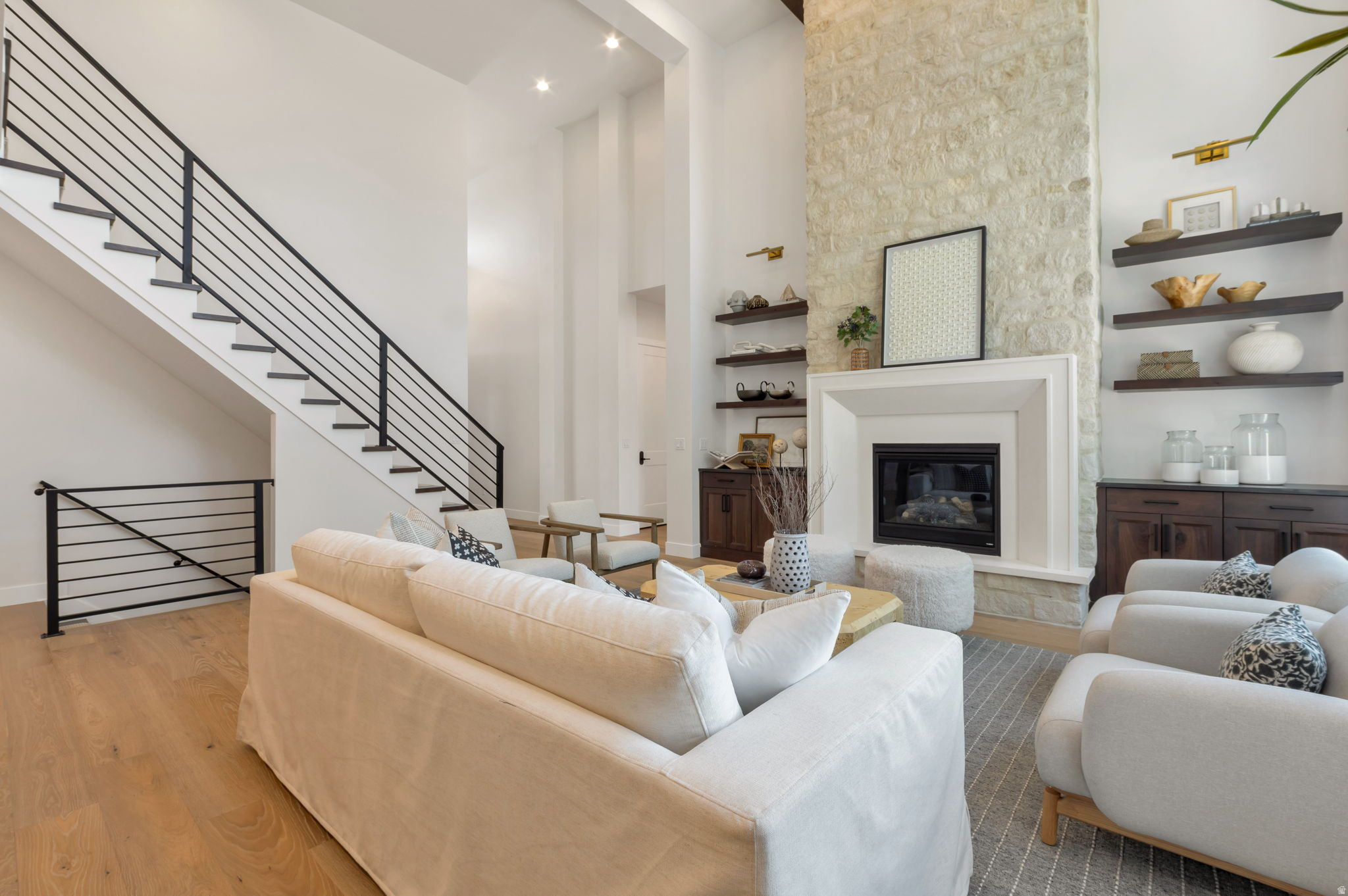 EASTRIDGE ESTATES - Residential
