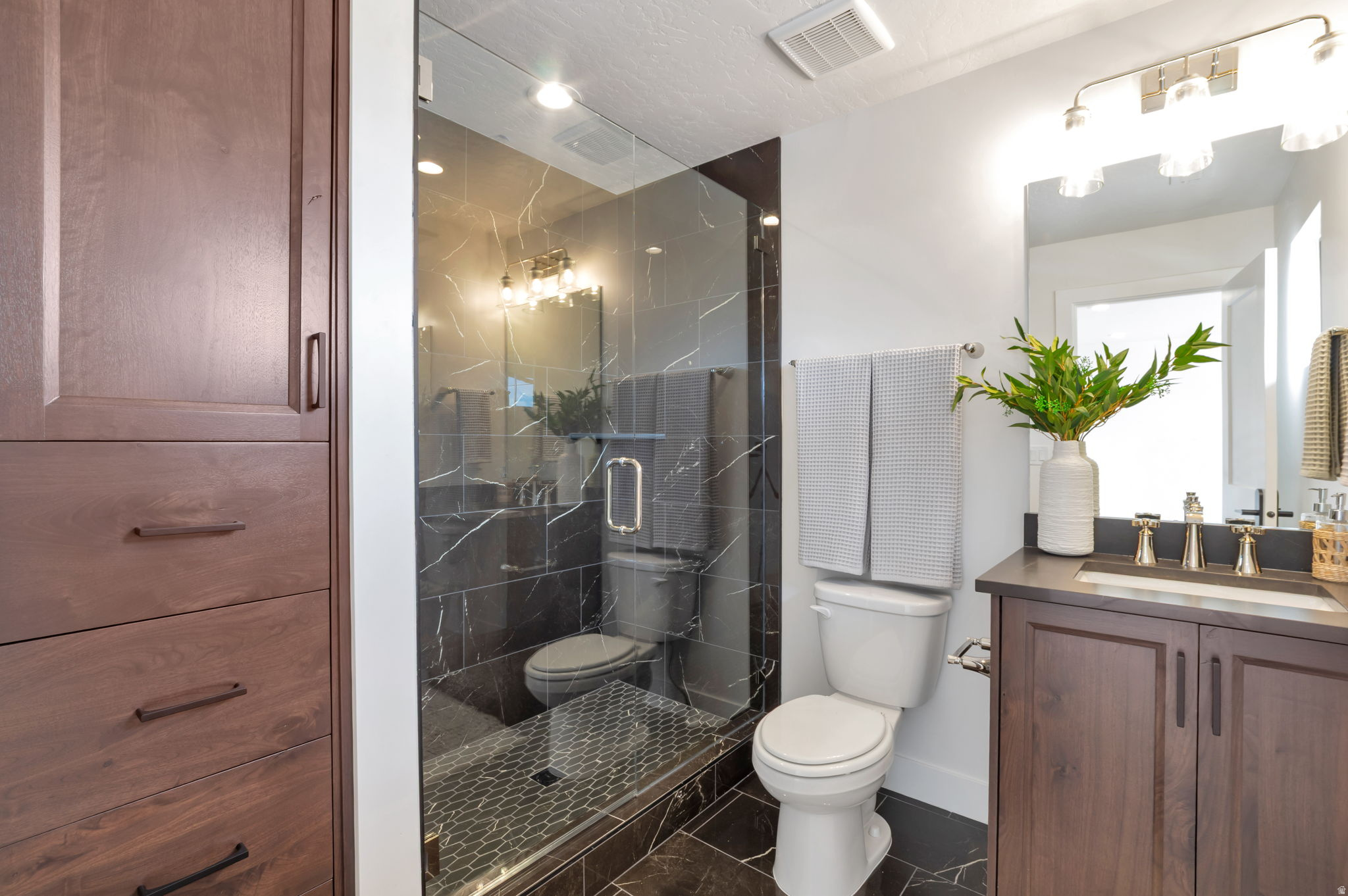 EASTRIDGE ESTATES - Residential