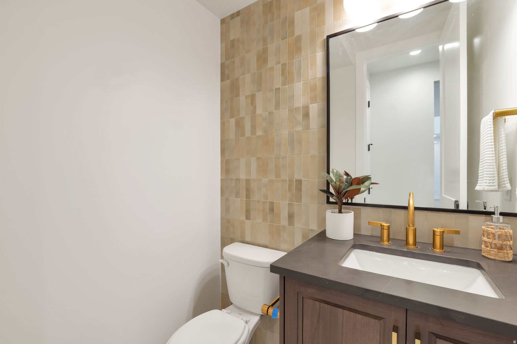 EASTRIDGE ESTATES - Residential