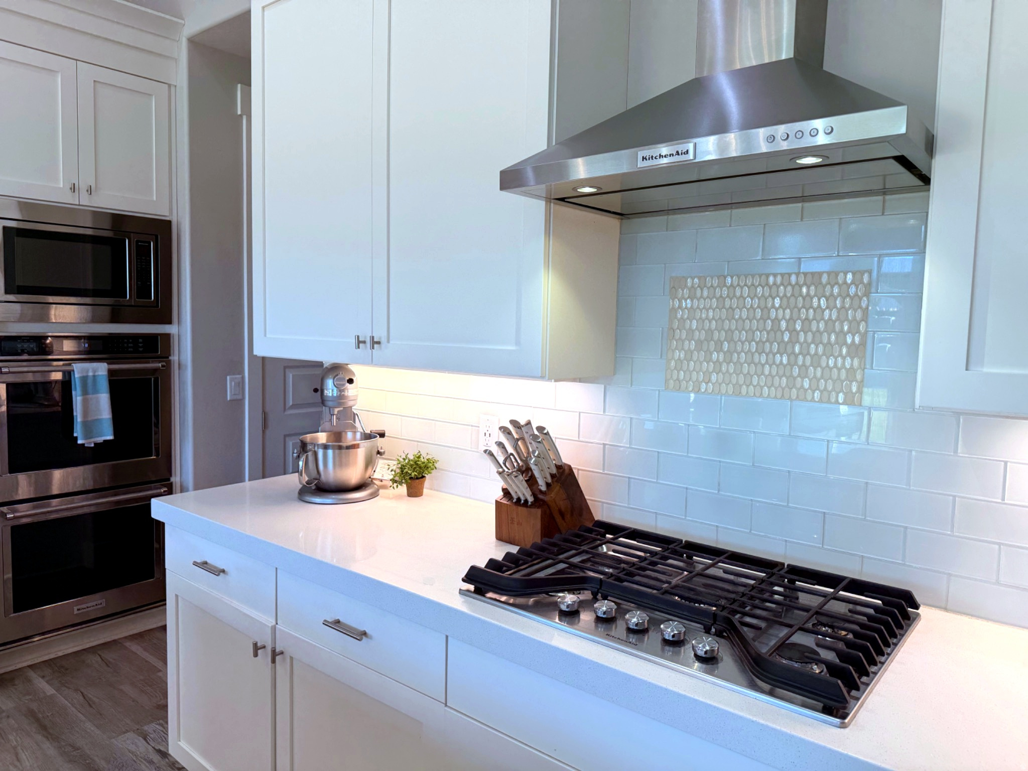 THE HAMPTONS - Residential
