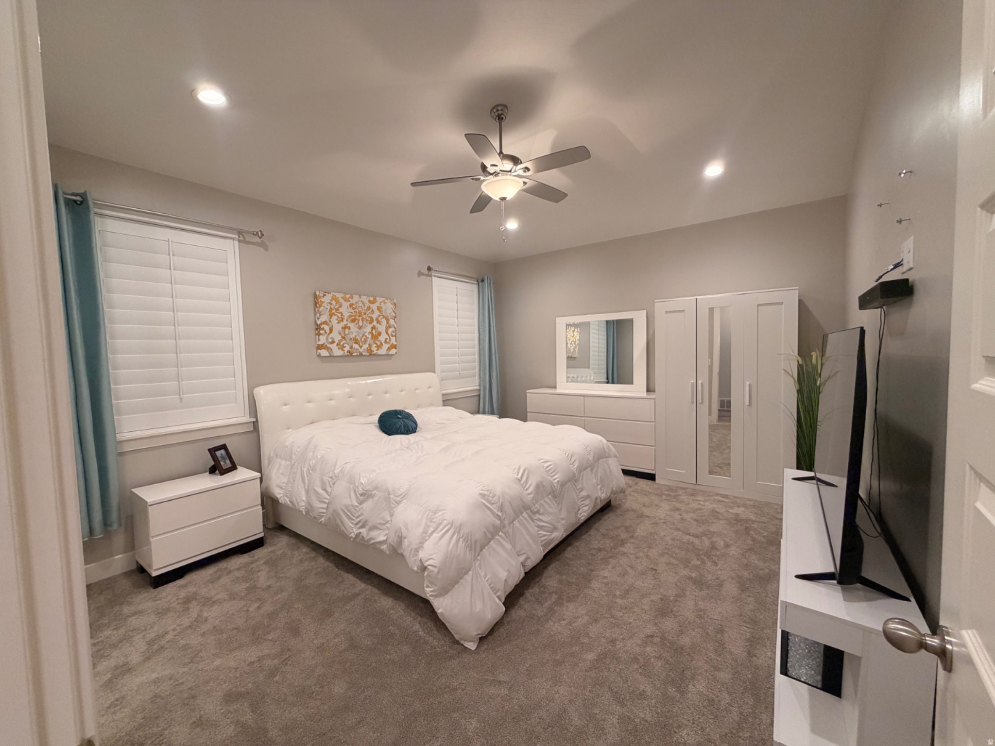 THE HAMPTONS - Residential