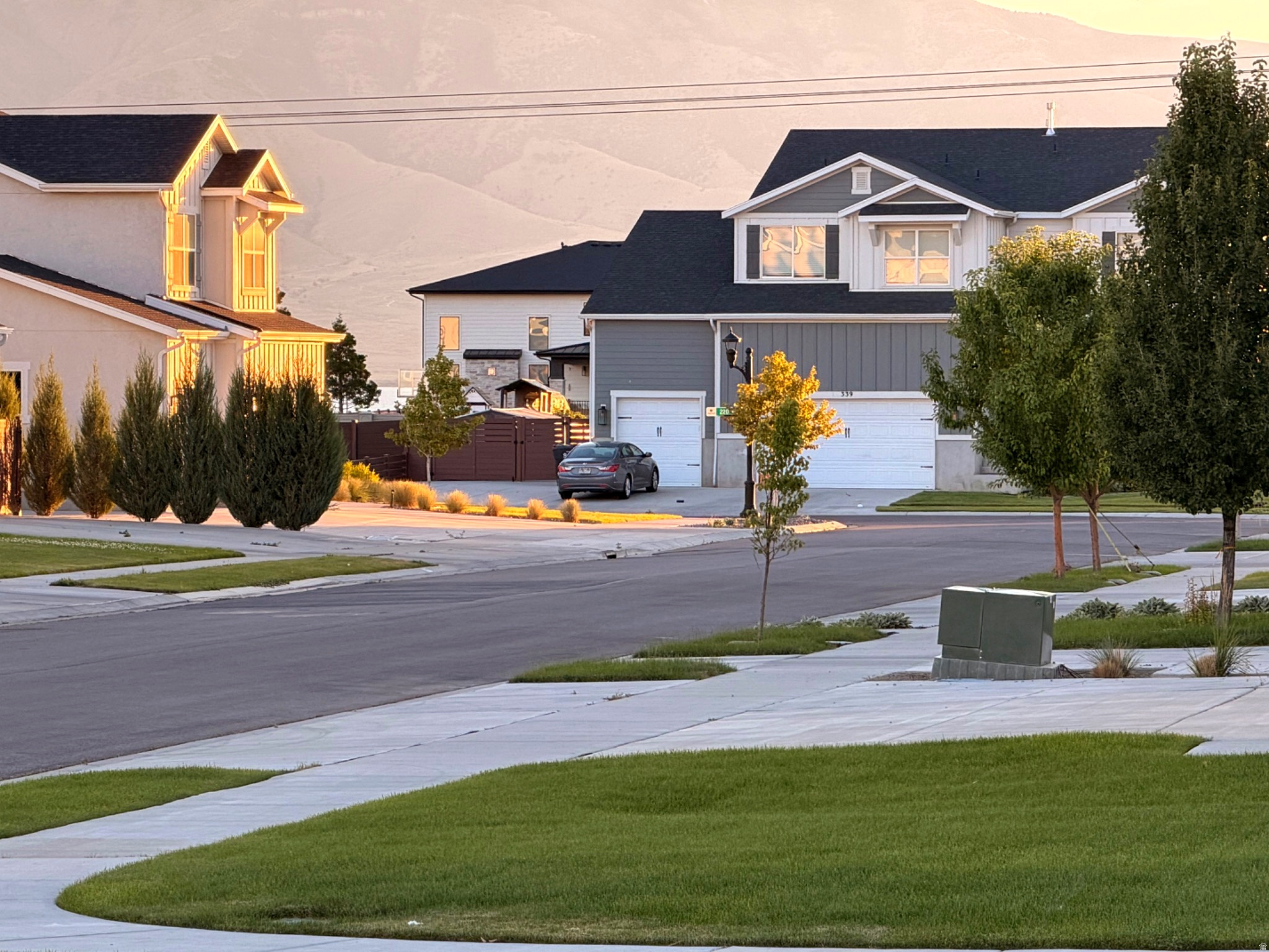 THE HAMPTONS - Residential