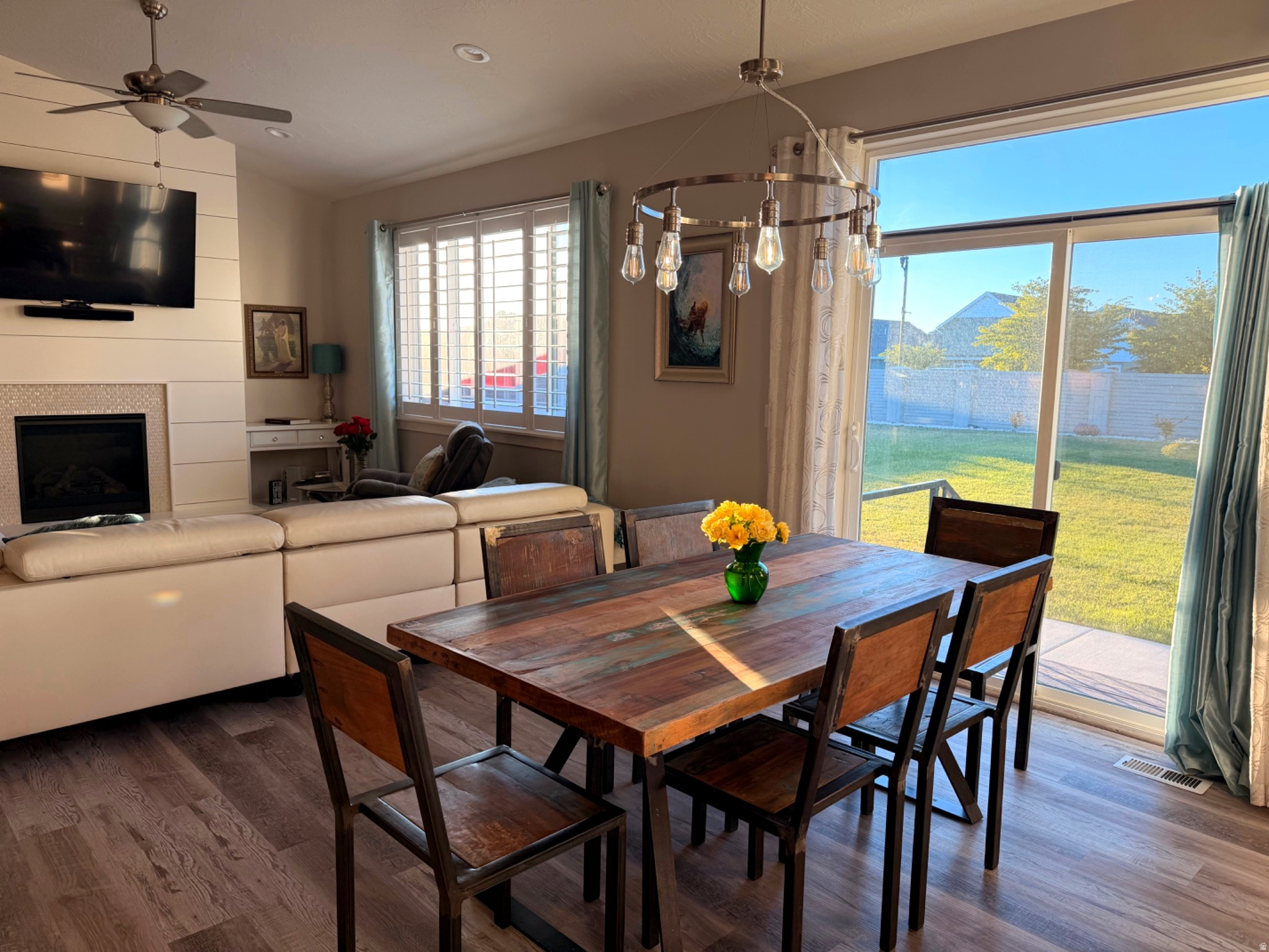 THE HAMPTONS - Residential