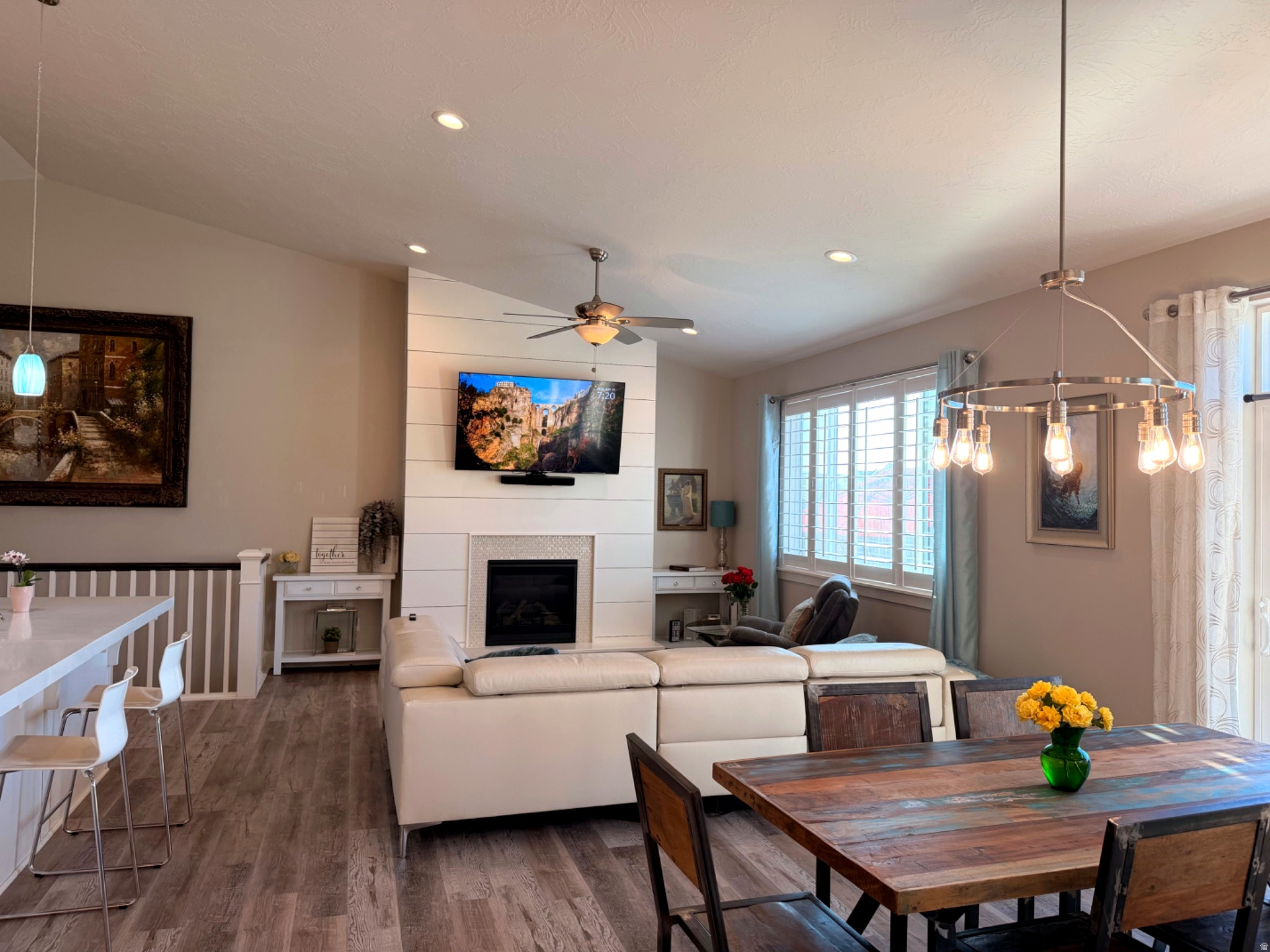 THE HAMPTONS - Residential