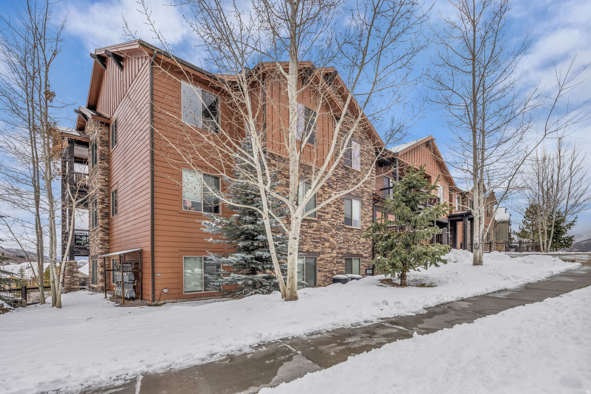 BLACK ROCK RIDGE - Residential