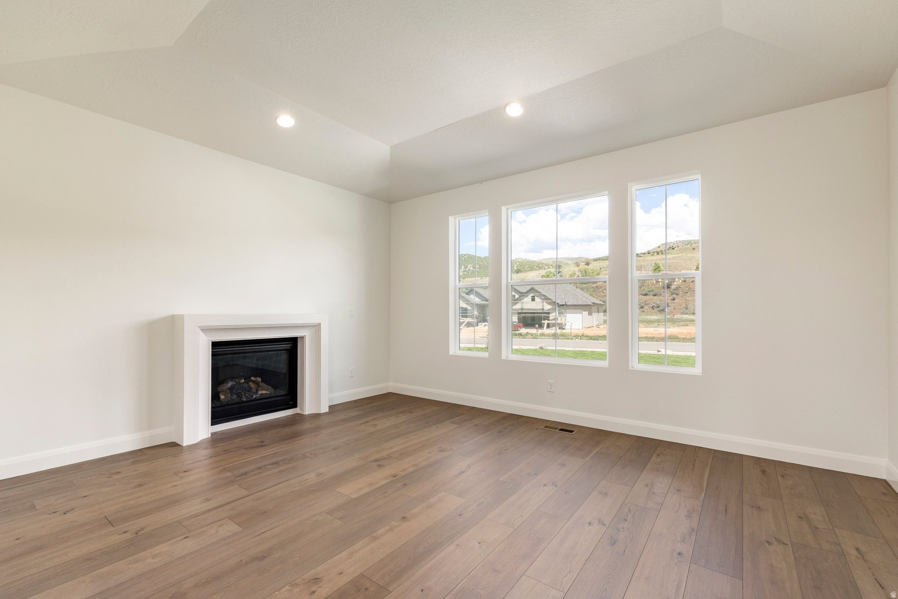 COUNTRYSIDE ESTATES - Residential
