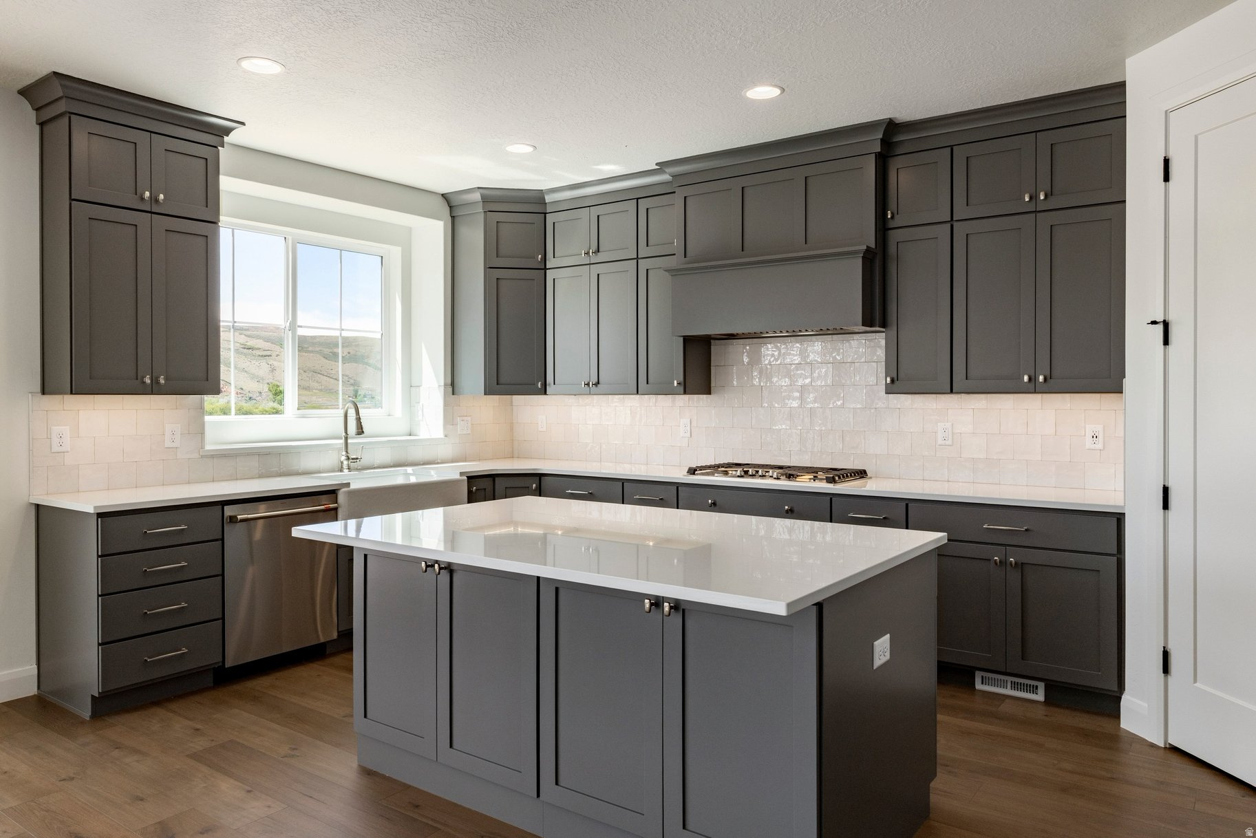 COUNTRYSIDE ESTATES - Residential