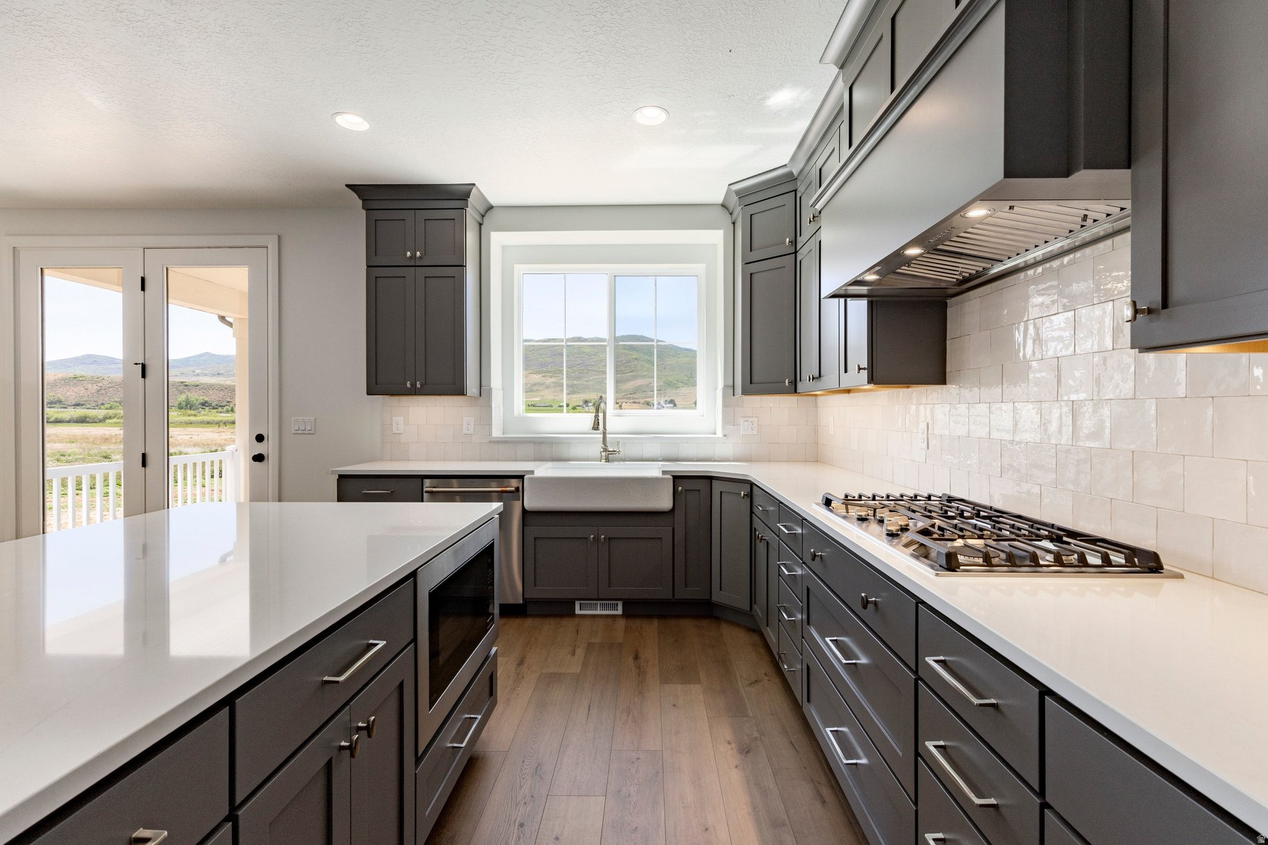 COUNTRYSIDE ESTATES - Residential