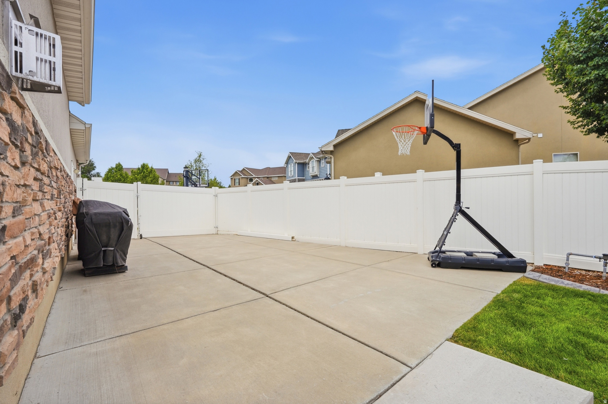 MEADOWS - Residential