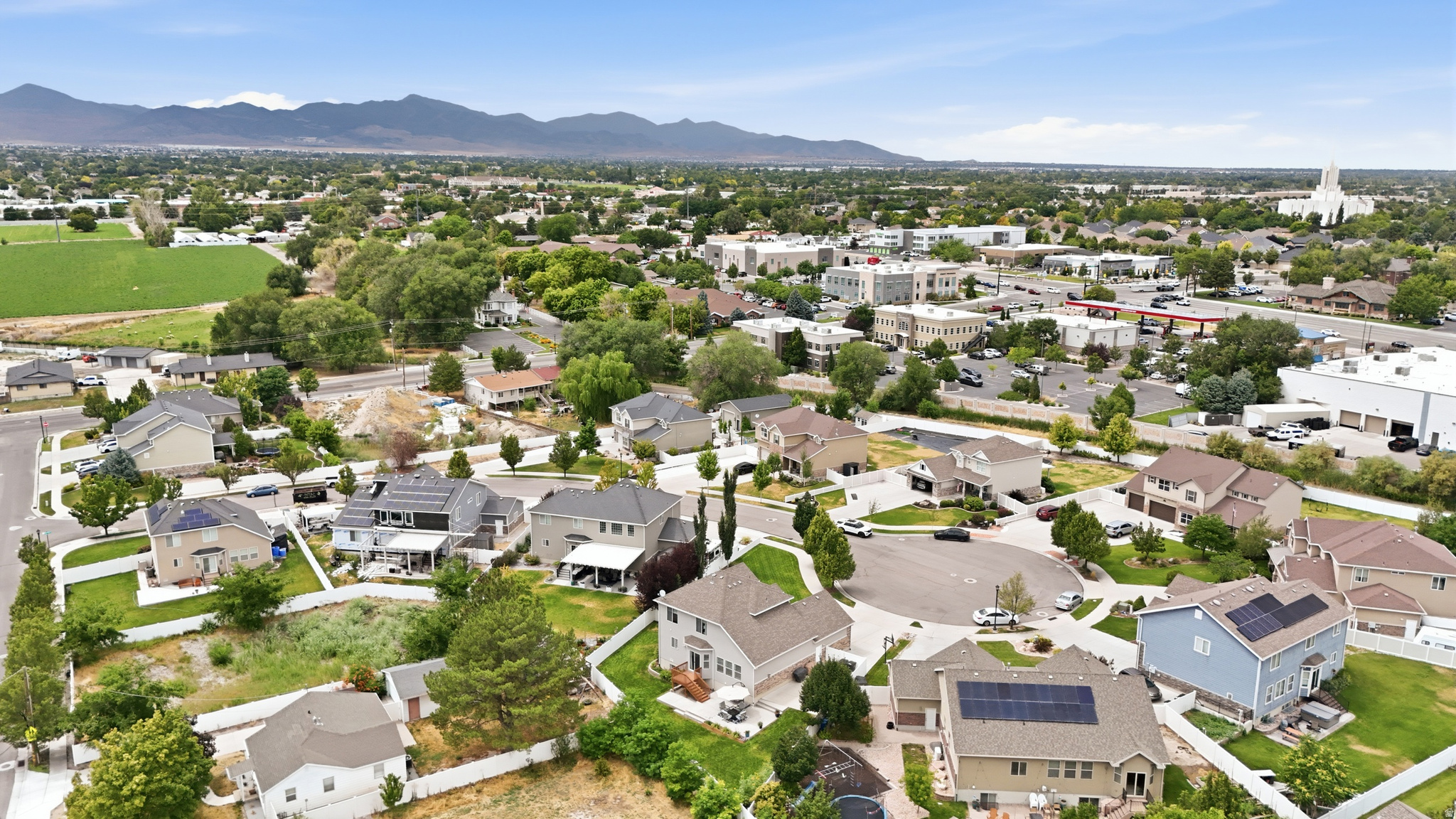 MEADOWS - Residential