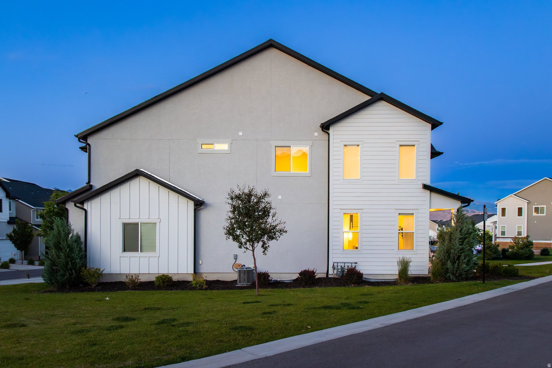 MOUNTAIN RIDGE - Residential