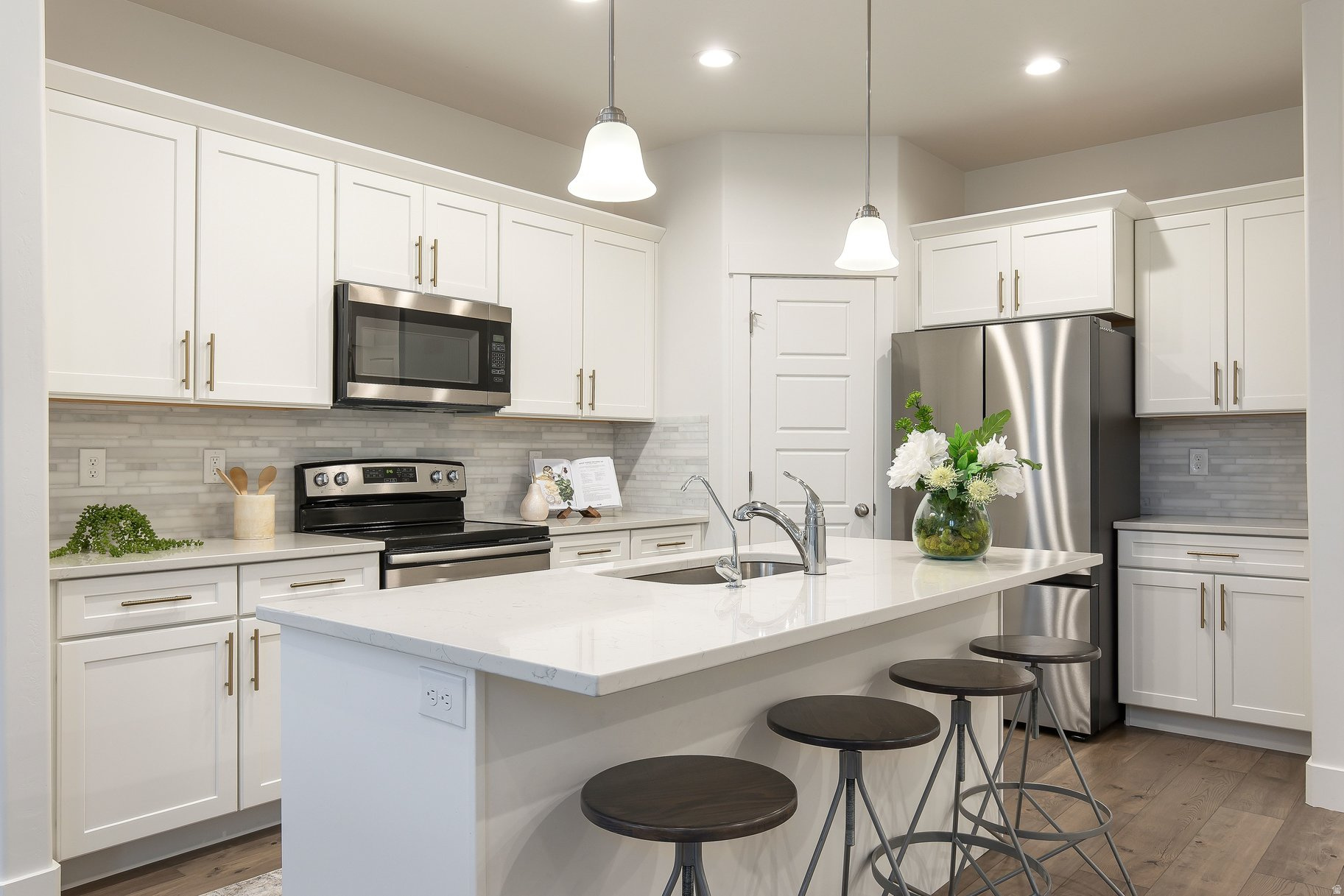 MOUNTAIN RIDGE - Residential