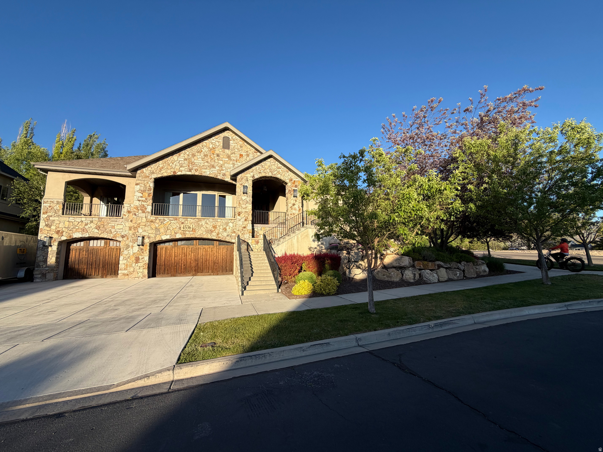 CANYON CREST - Residential