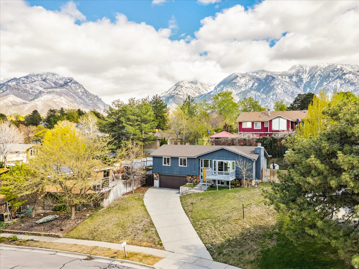 RAINTREE VILLAGE - Residential