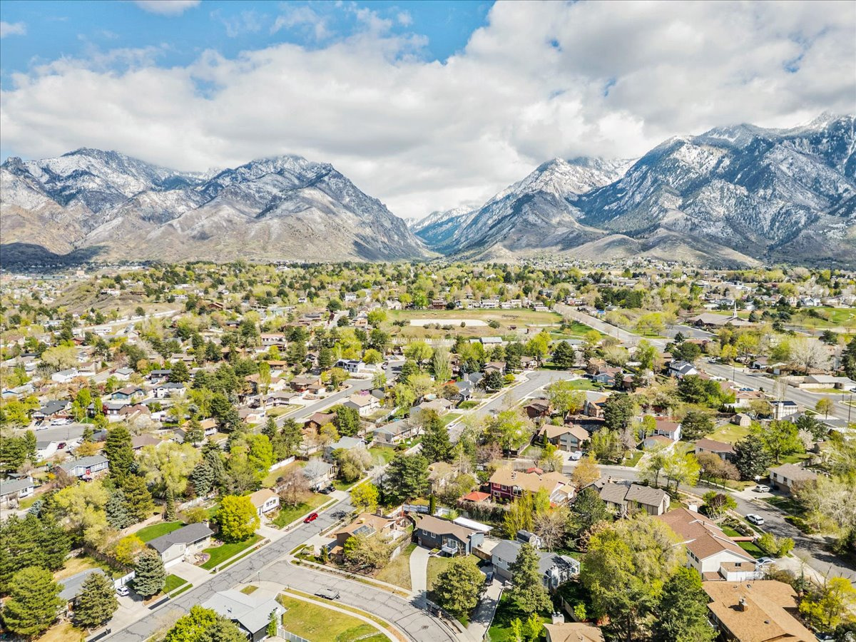 RAINTREE VILLAGE - Residential