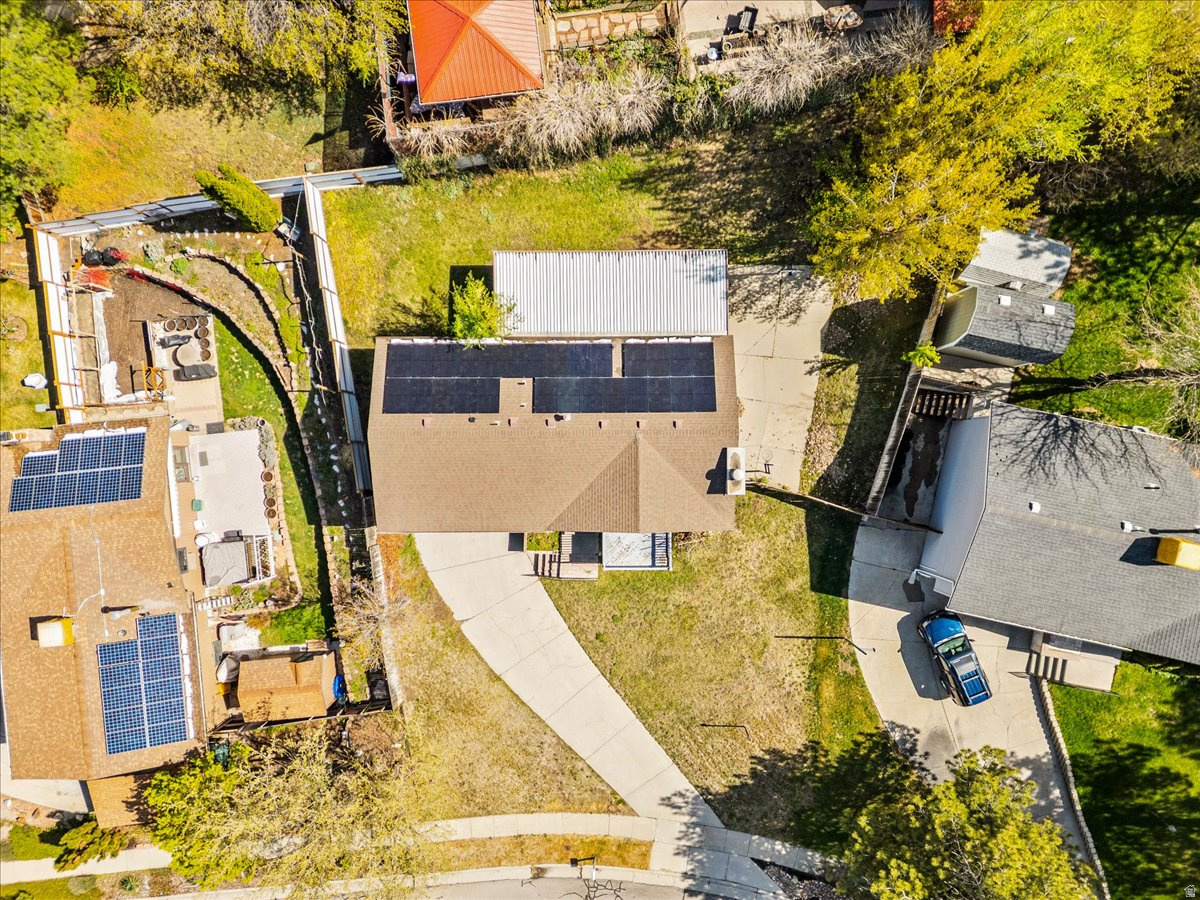 RAINTREE VILLAGE - Residential