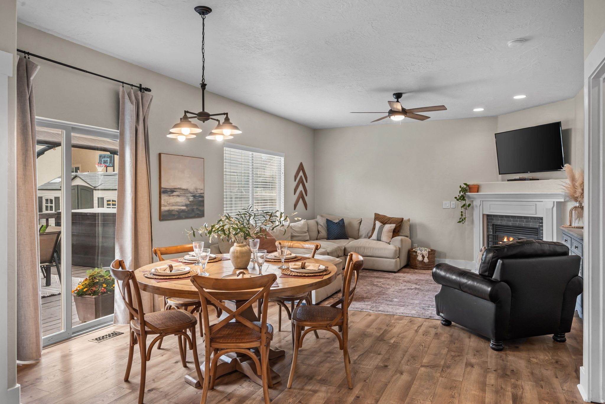 HIGHLANDS ON THE GREEN - Residential