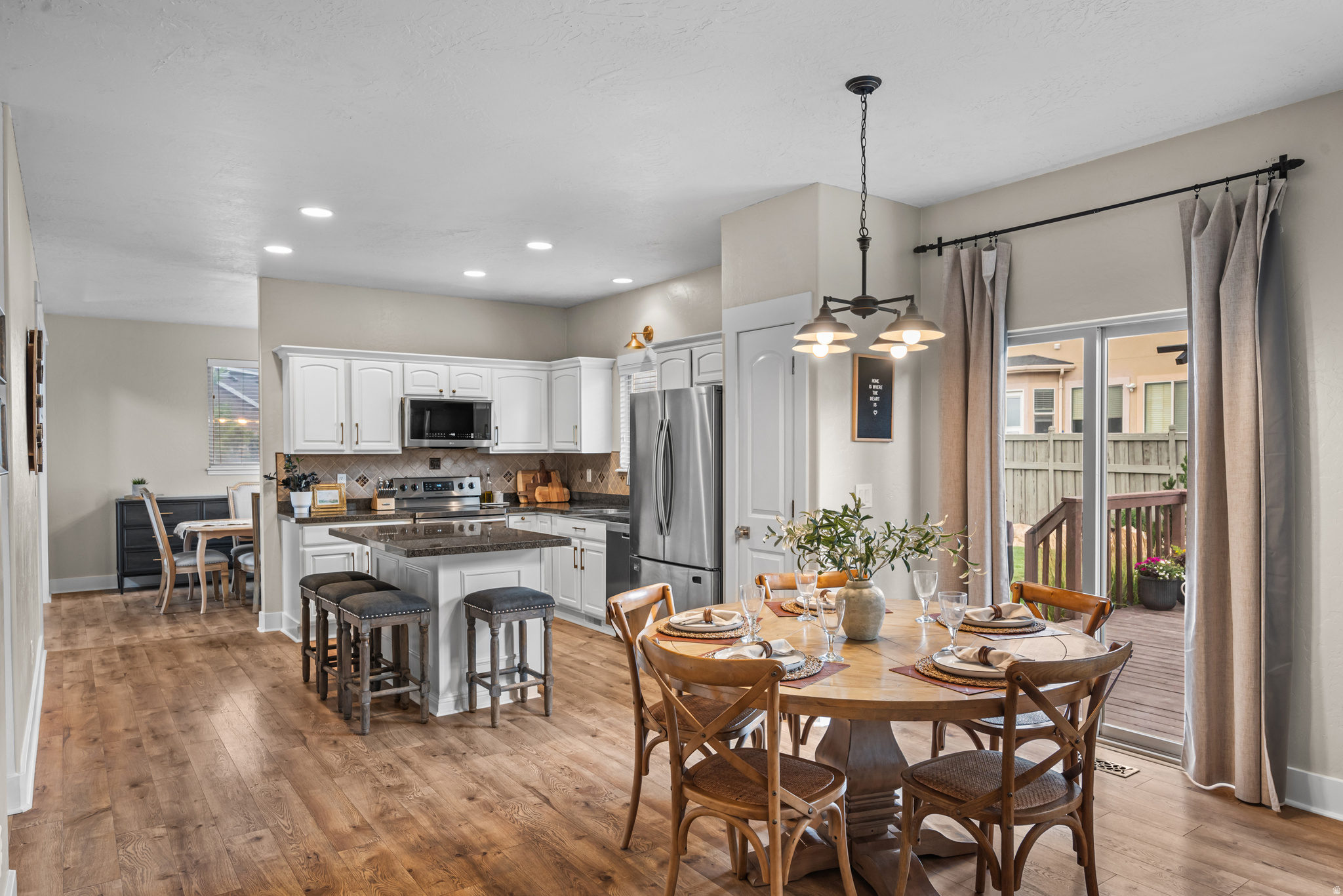 HIGHLANDS ON THE GREEN - Residential