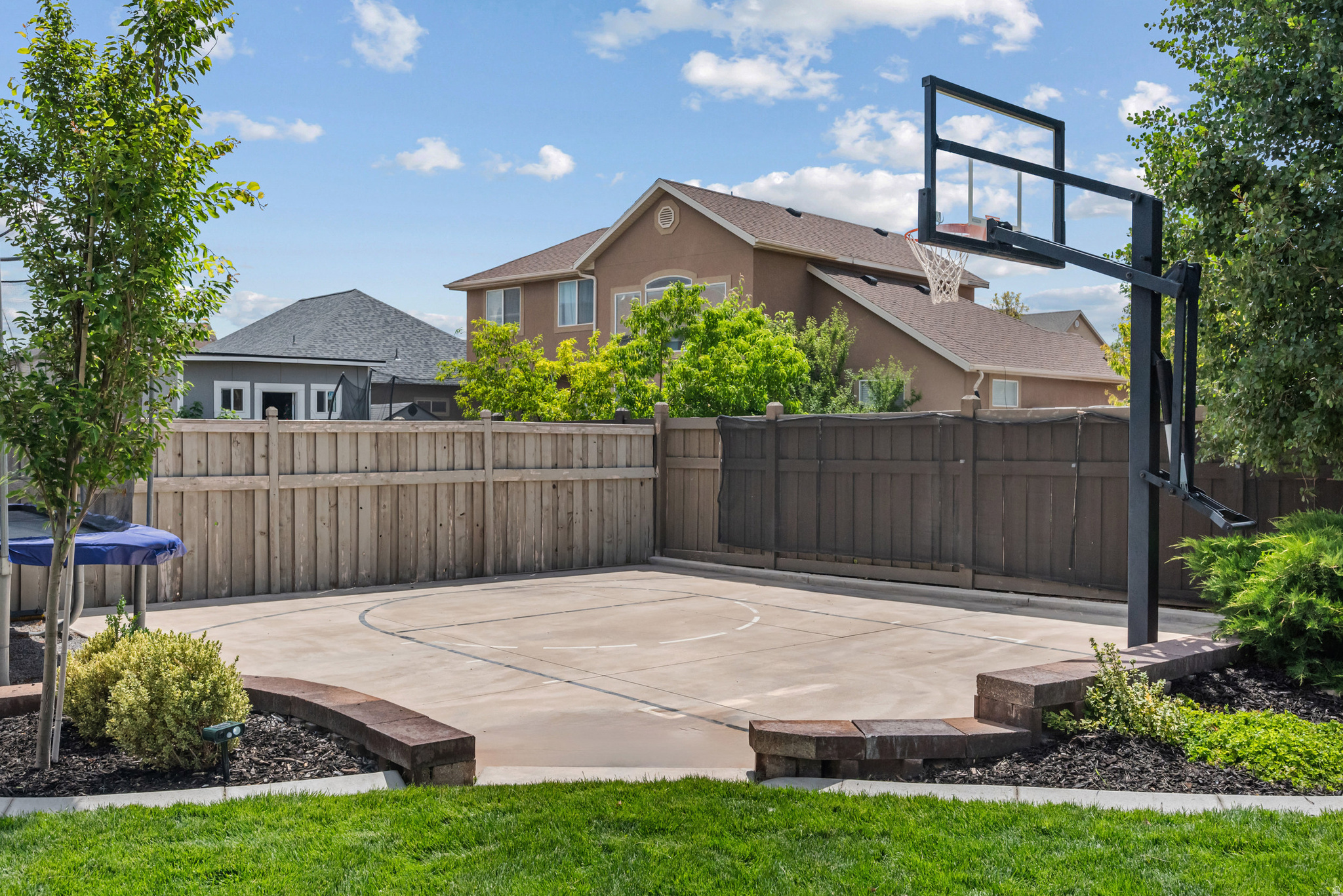 HIGHLANDS ON THE GREEN - Residential