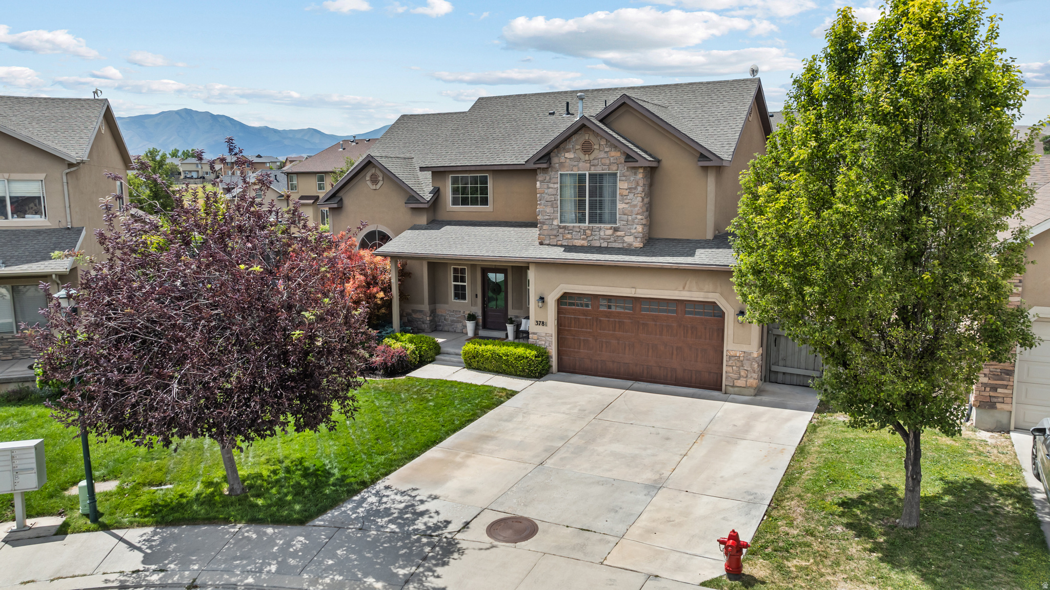 HIGHLANDS ON THE GREEN - Residential