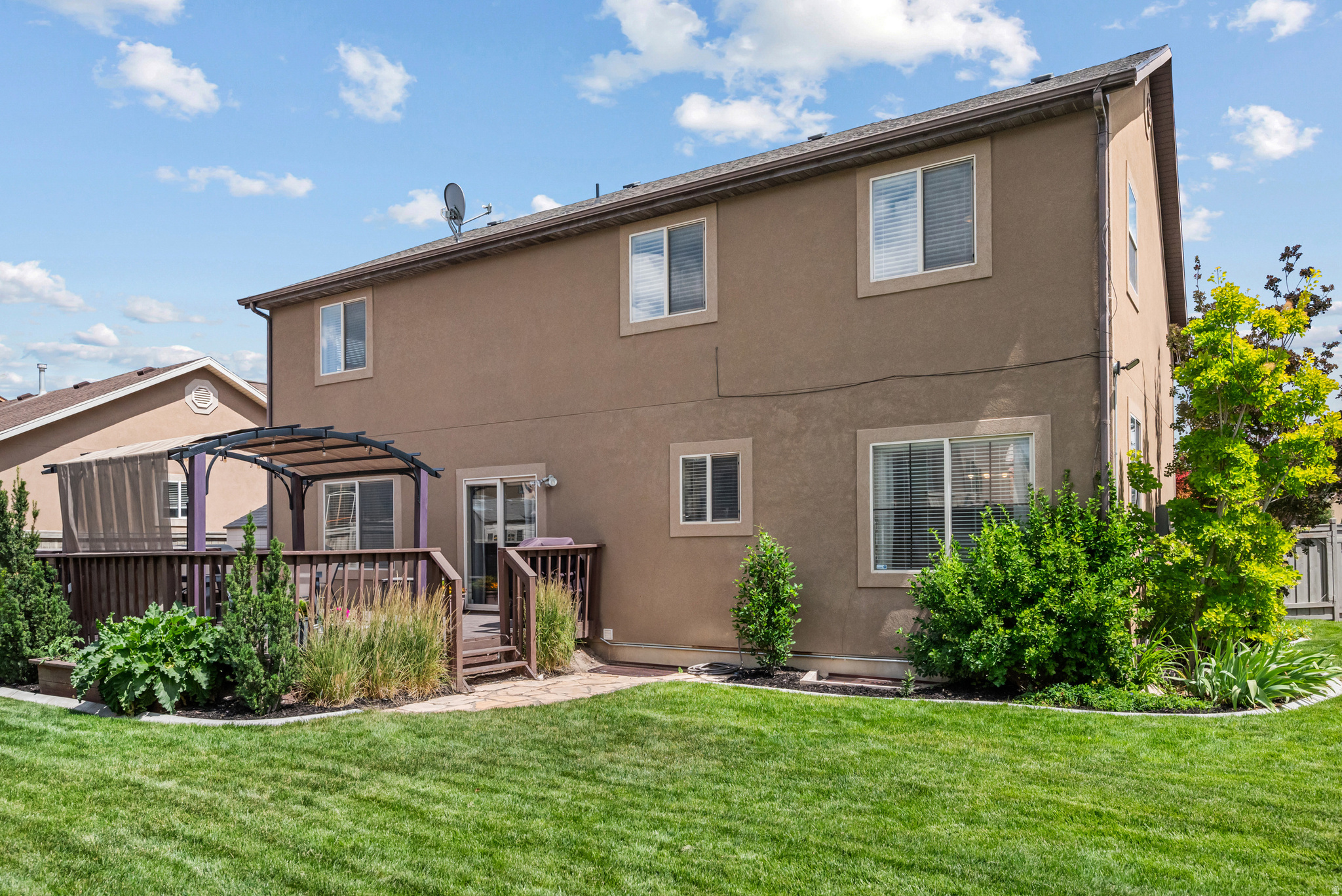 HIGHLANDS ON THE GREEN - Residential