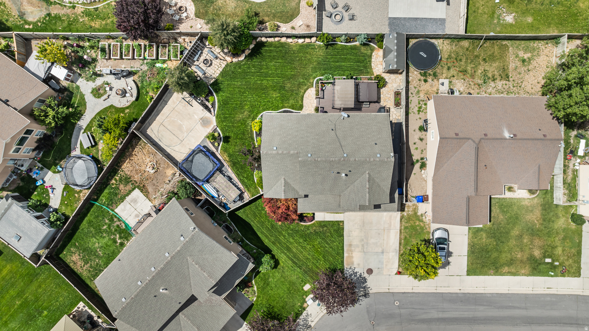HIGHLANDS ON THE GREEN - Residential