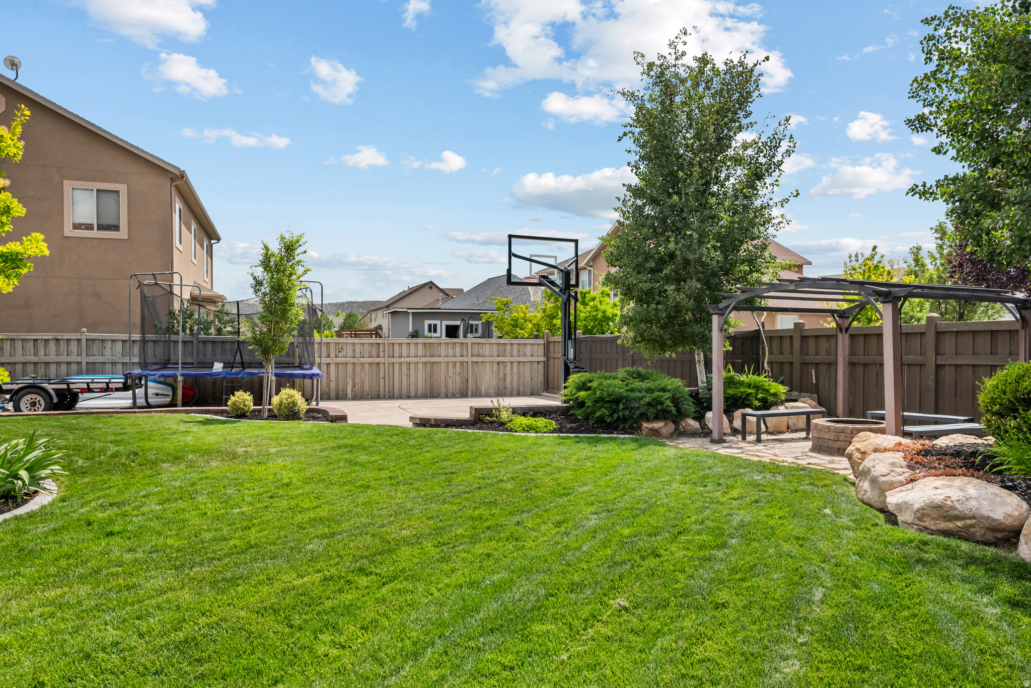HIGHLANDS ON THE GREEN - Residential