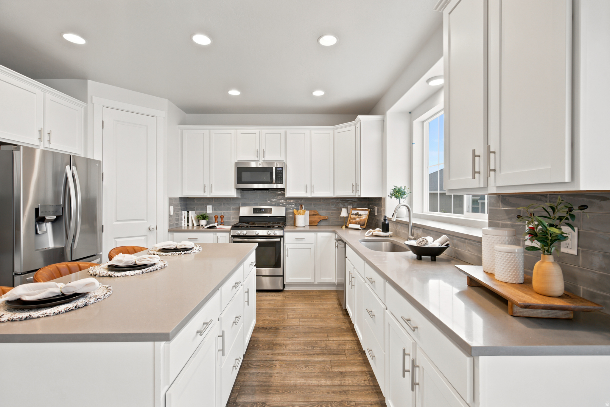 STANSBURY PLACE 6022 - Residential