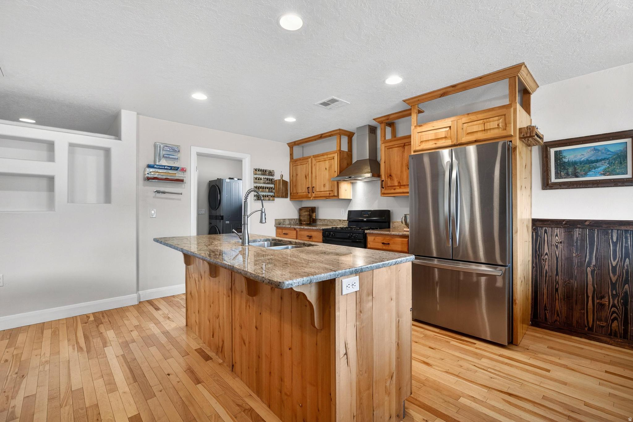 ALMOND HEIGHTS PARK AMD - Residential